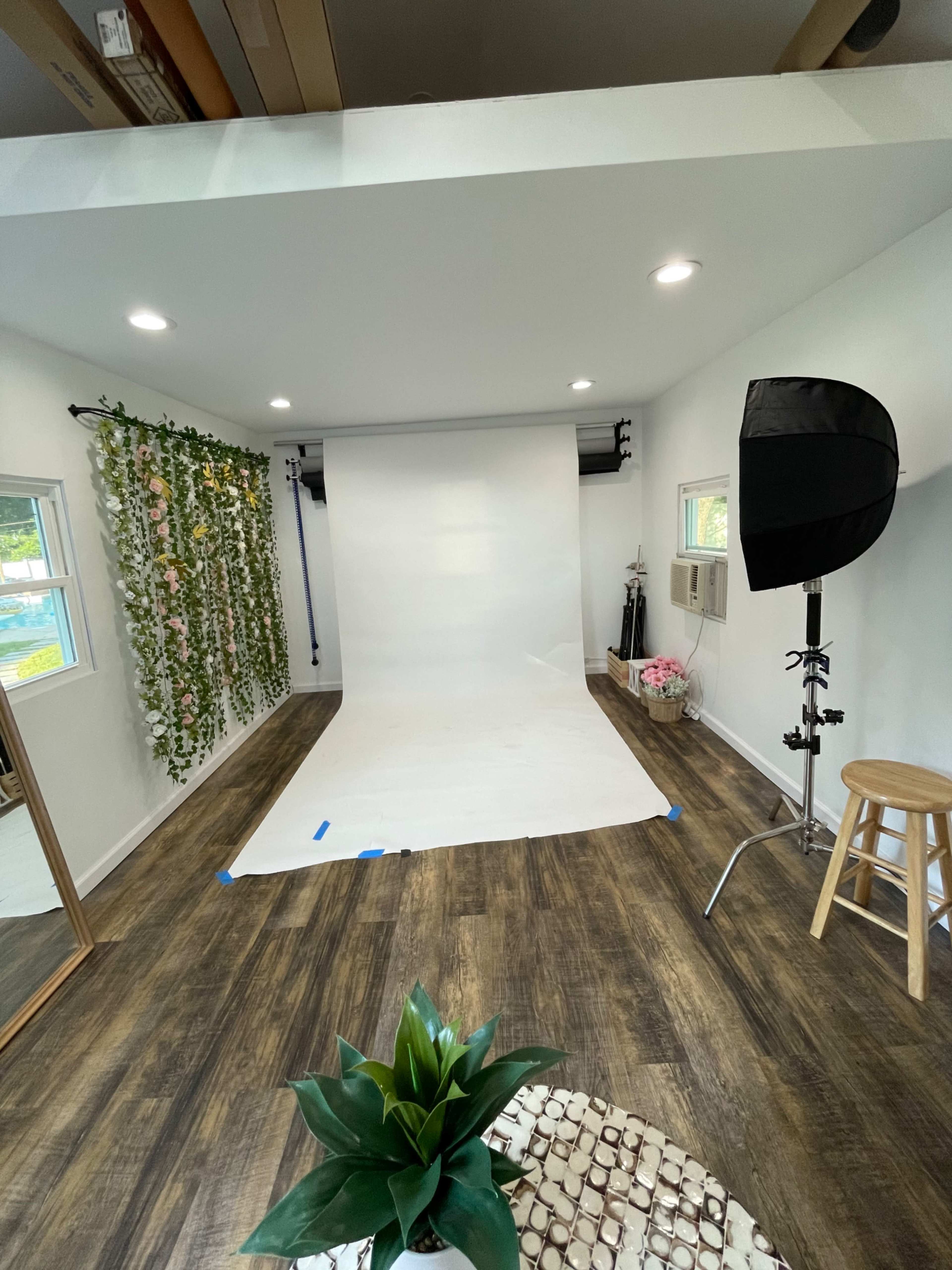 Chic Natural-Light Studio Perfect for Photoshoots, Video Shoots, Podcasts & More Image in Huntington, Dix Hills, NY