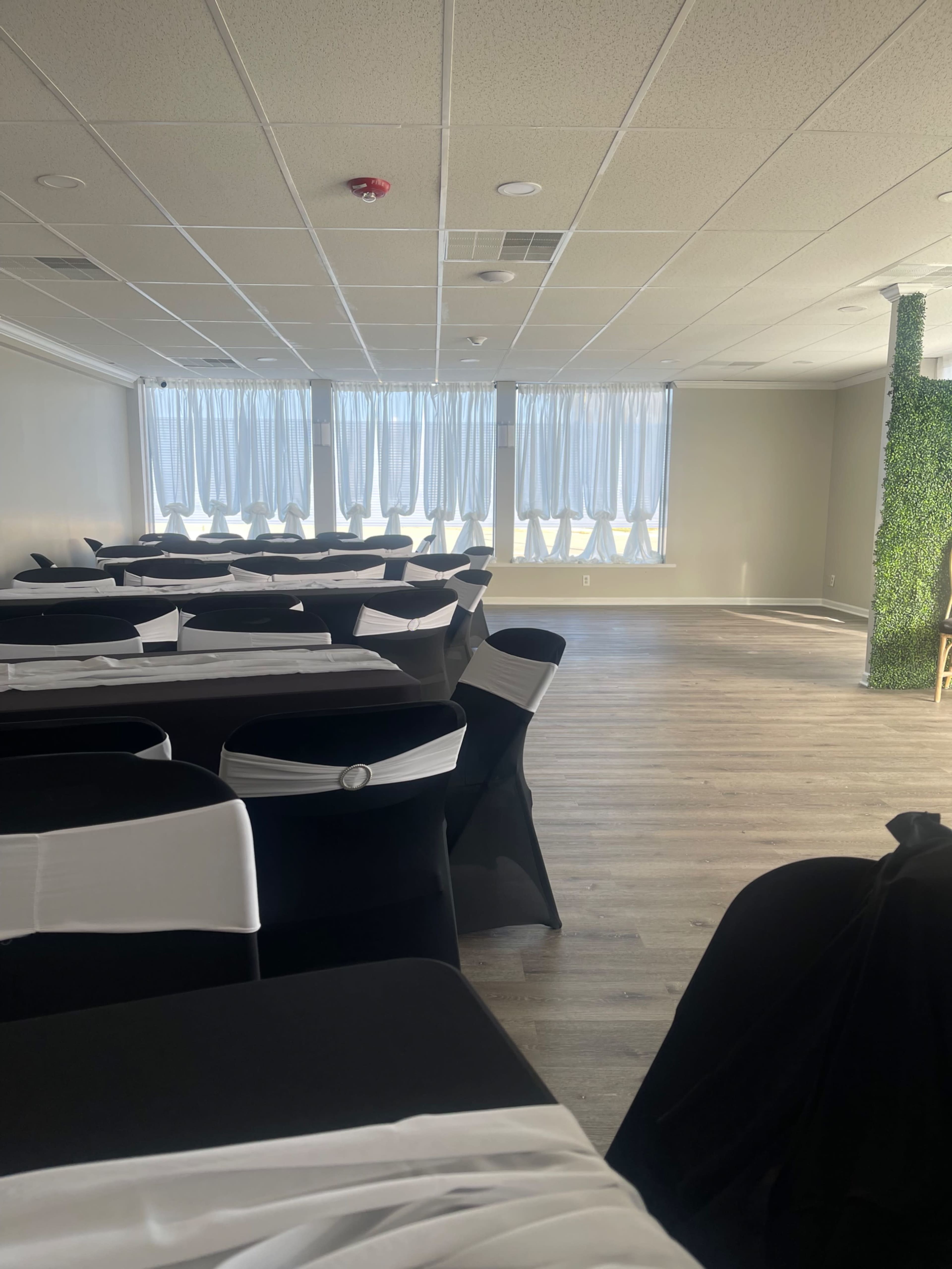Intimate and cozy event space Image in Emerald Lawns, Joliet, IL