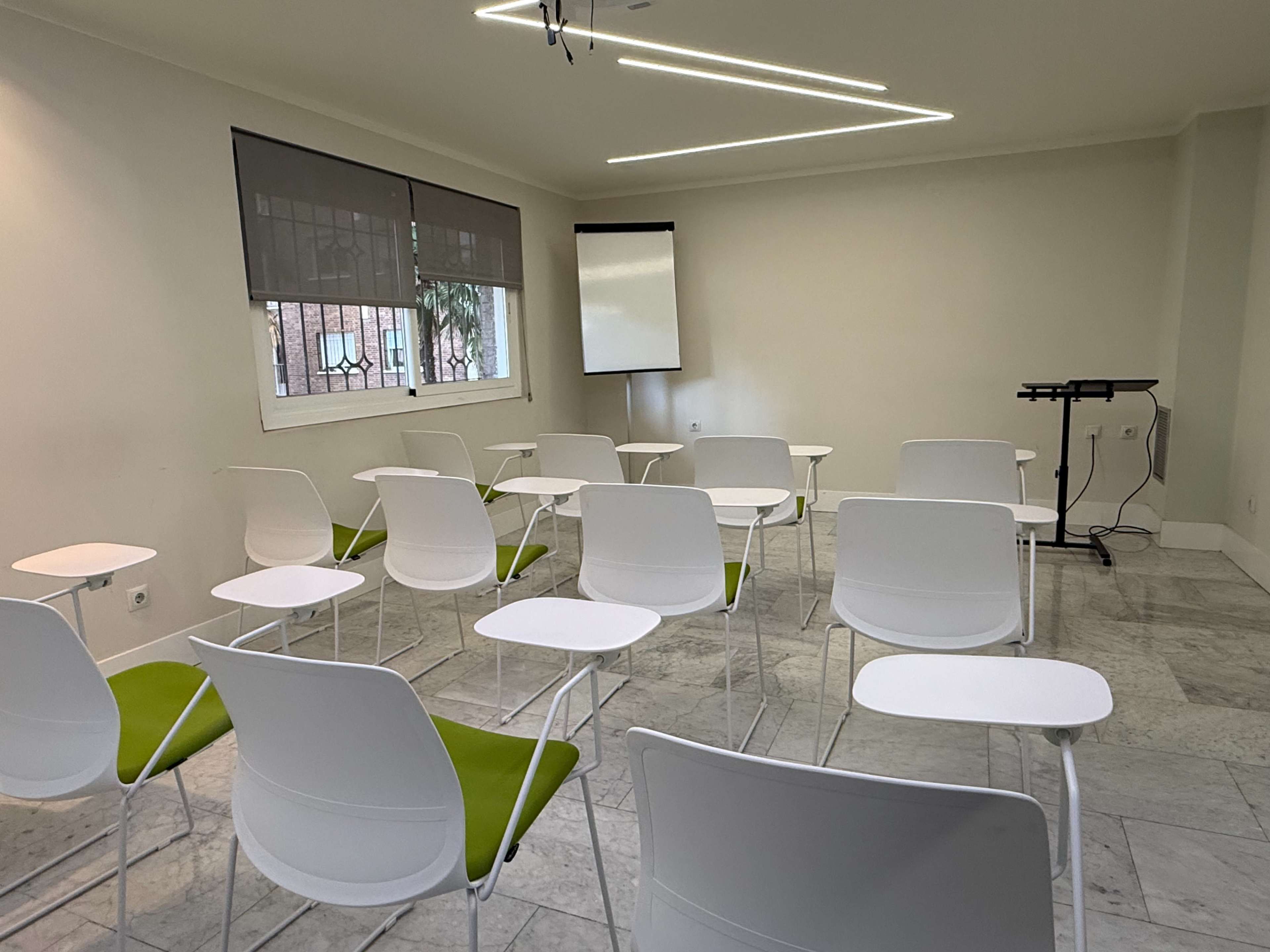 Espacio Aula Modular Ciudad Universitaria Image in Ciudad Universitaria, Madrid, M