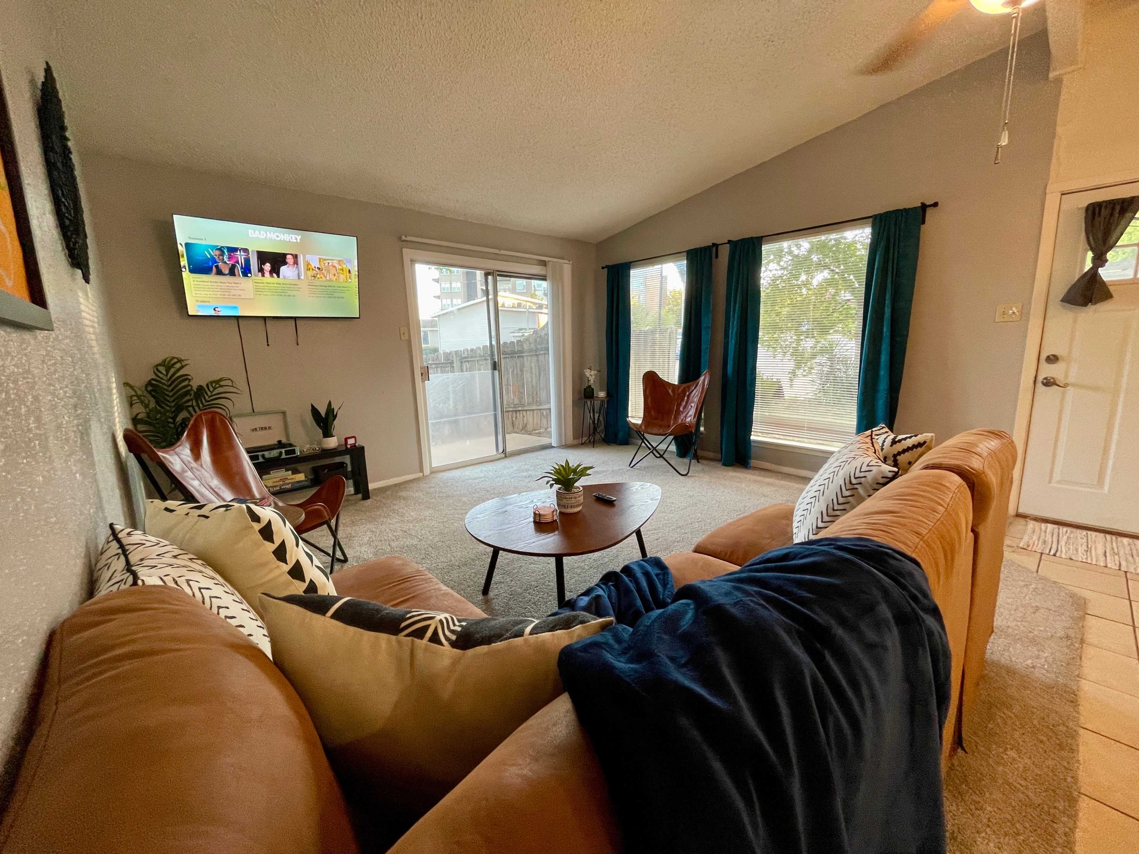 2br/2 bath/King House - 5 minutes to DT Austin! Image in Riverside, Austin, TX