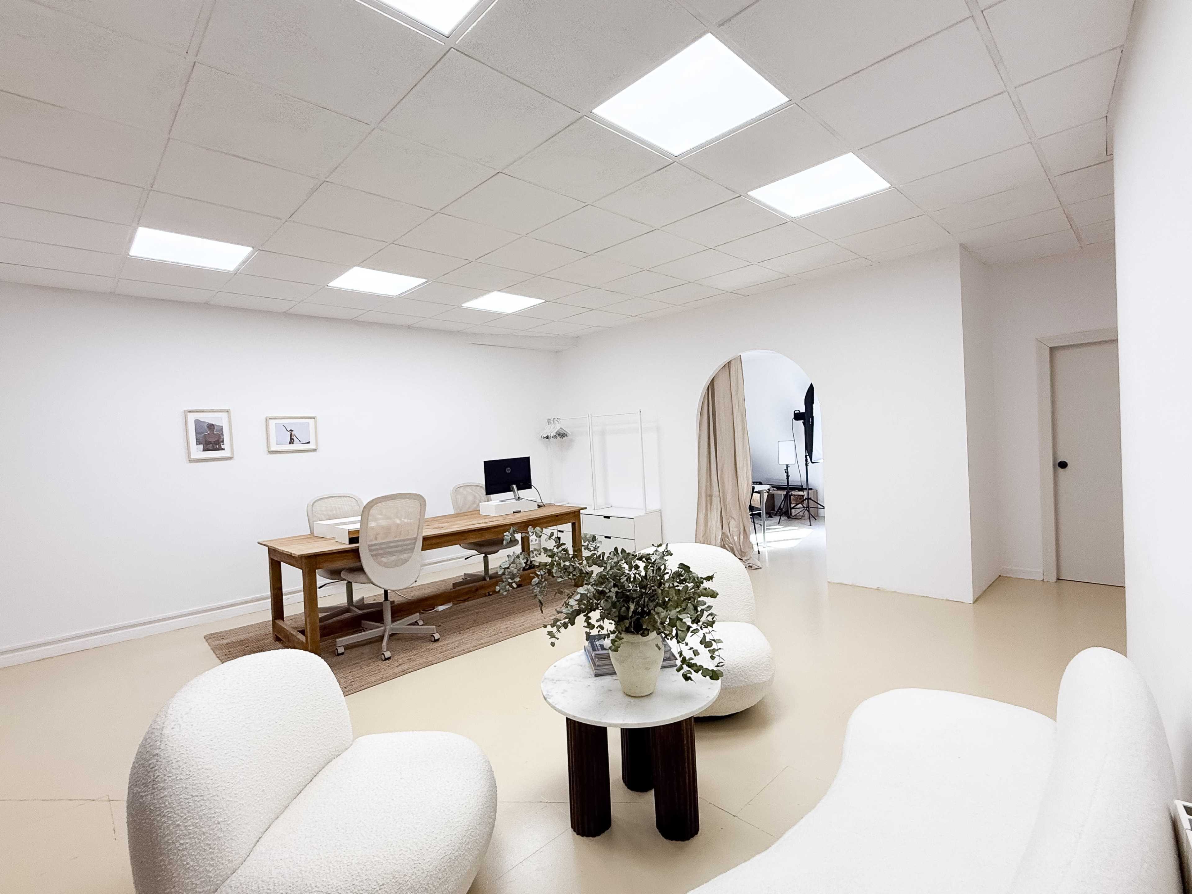 Photo Studio with natural light Image in , L'Hospitalet de Llobregat, B
