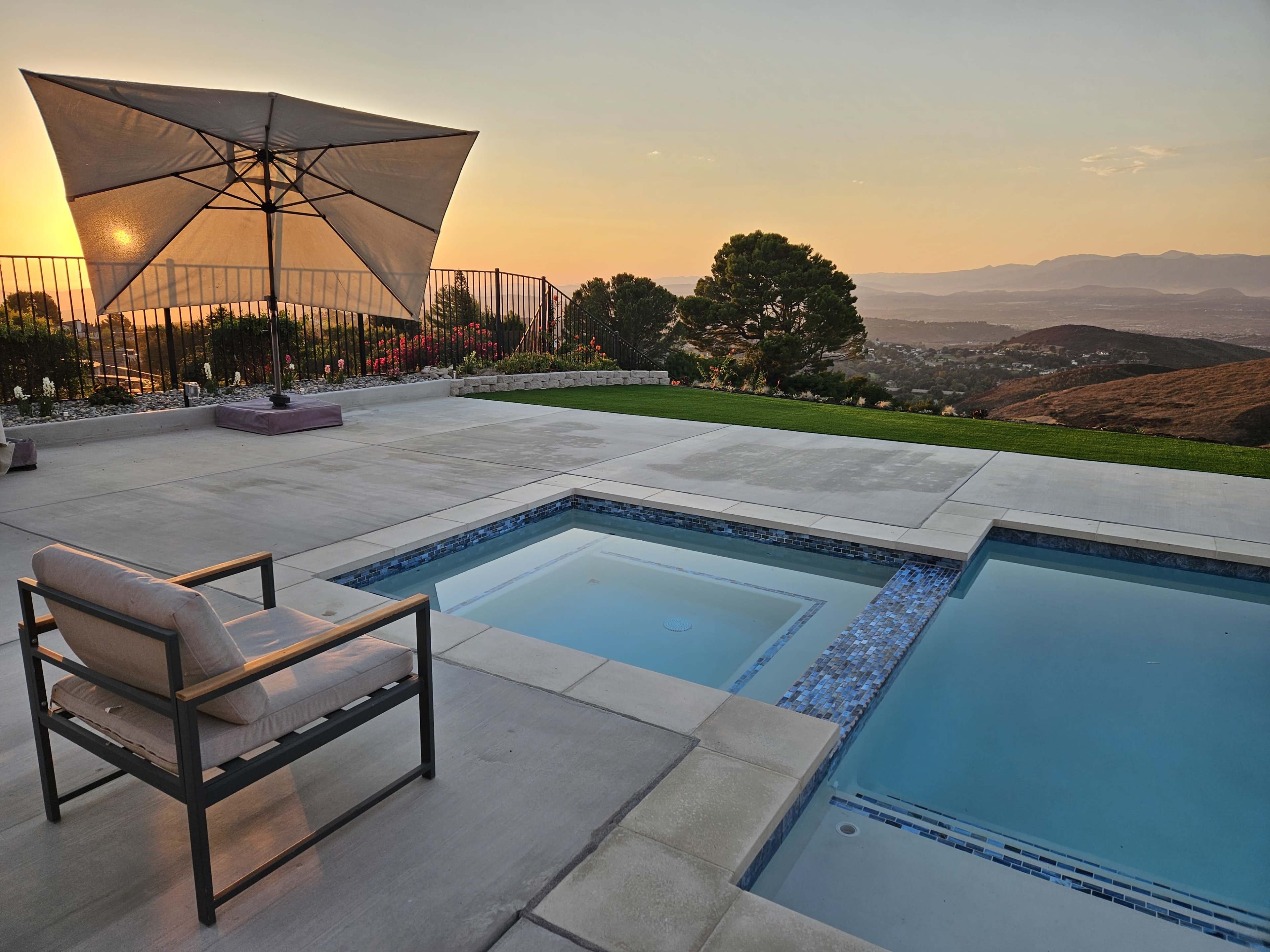 Hillside Pool Back Yard with Mountain and Oceanview Image in Thousand Oaks, Thousand Oaks, CA