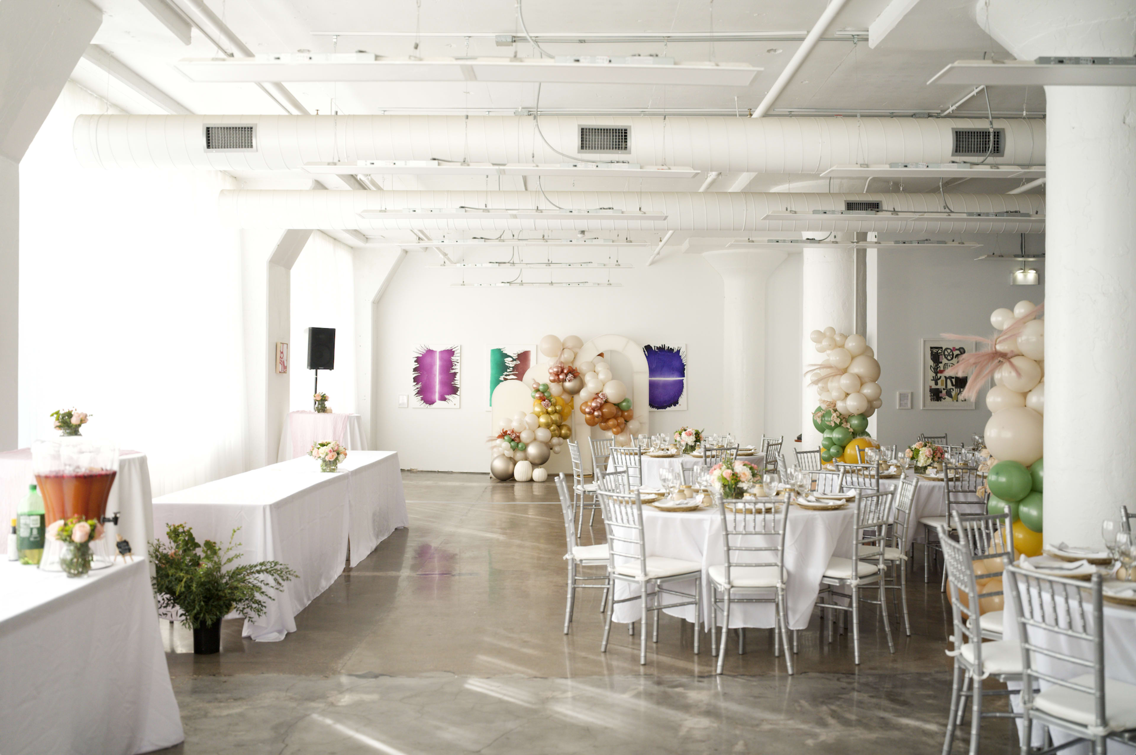 Near Downtown Modern, Industrial Loft | Bridgeport Image in South Side, Chicago, IL