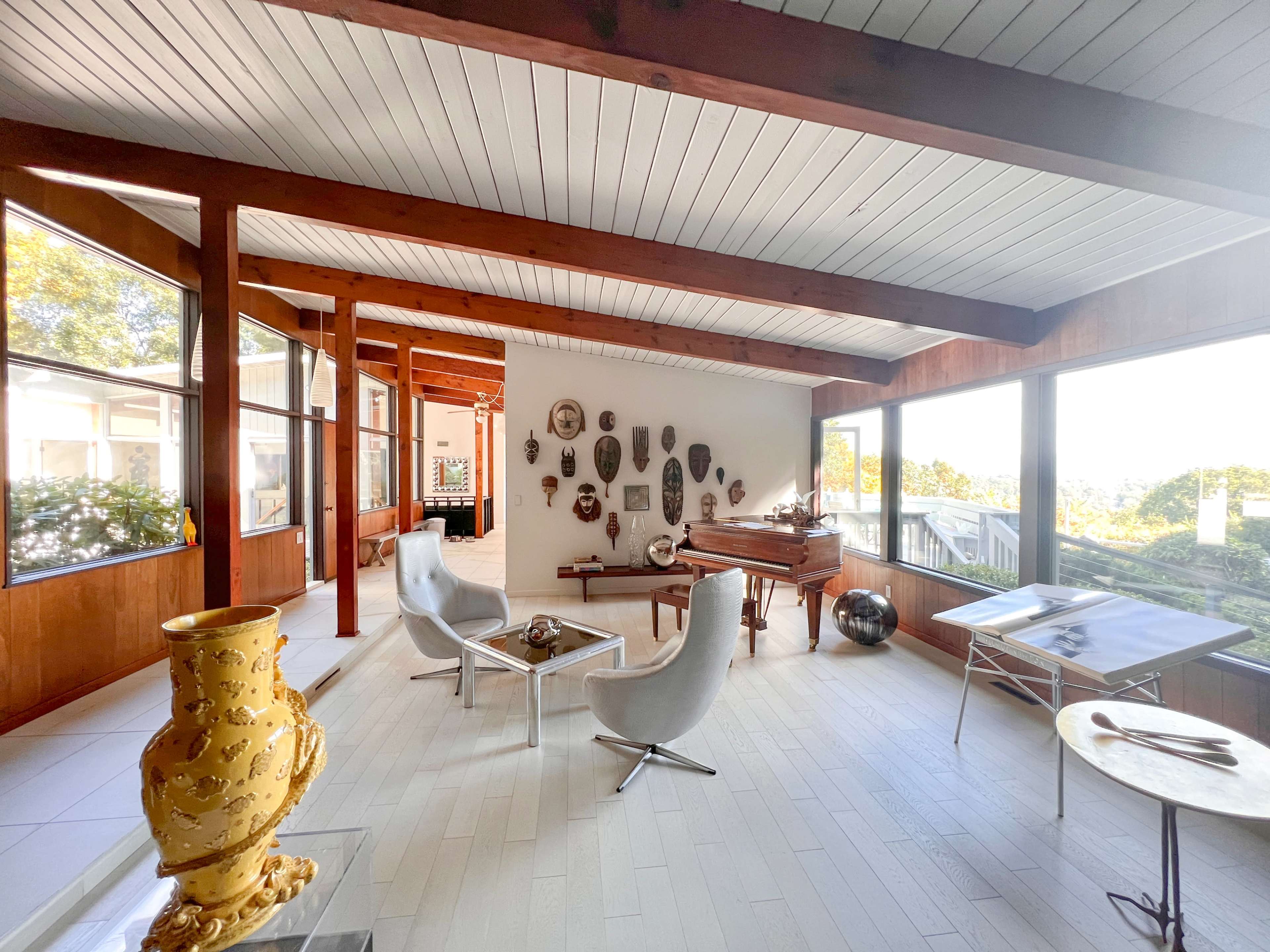 Mid-Century Modern Designer Home with Hudson Valley Views Image in , Newburgh, NY