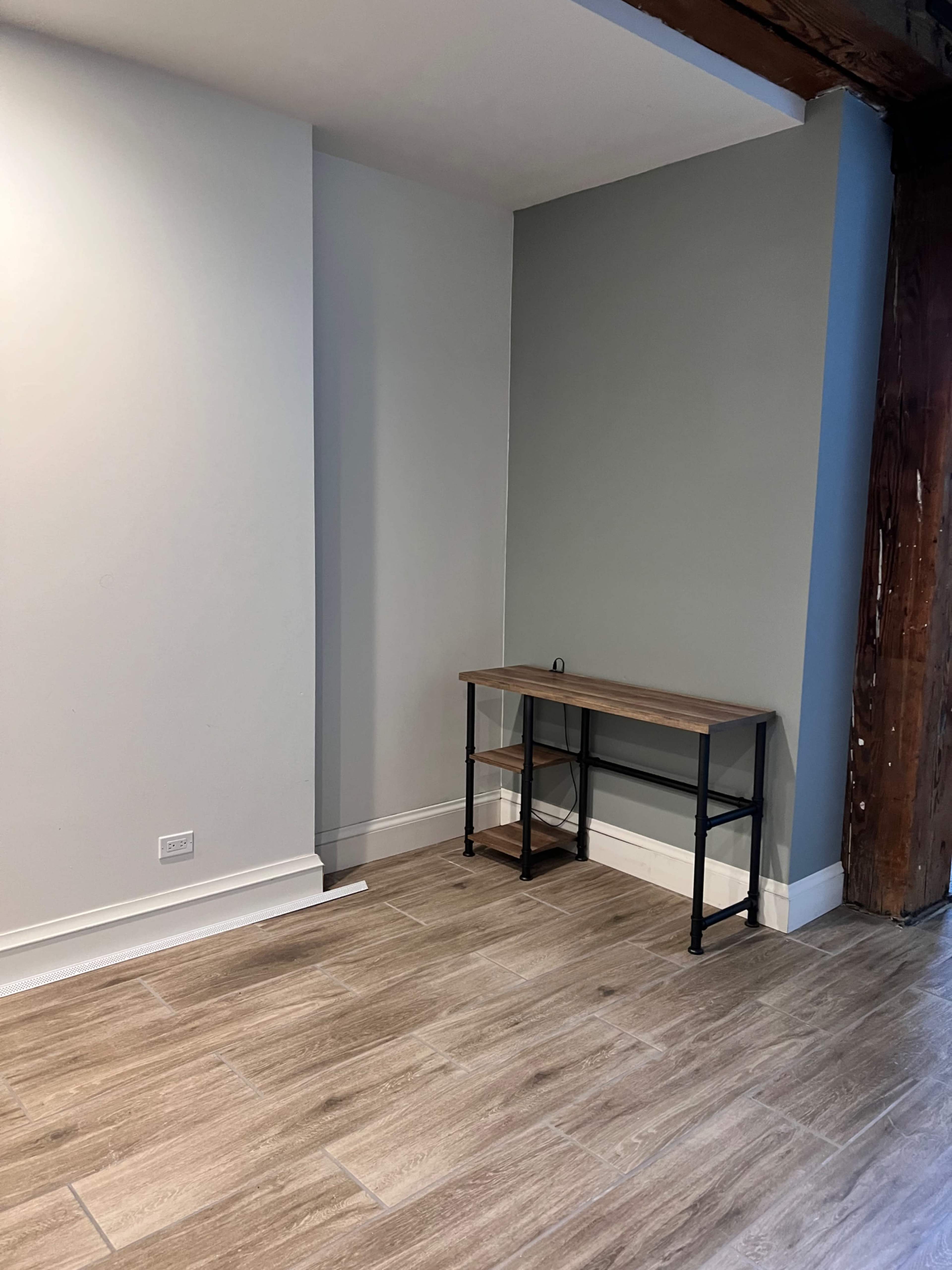 Downtown Spacious Industrial-Timber Loft Image in Lower West Side, Chicago, IL