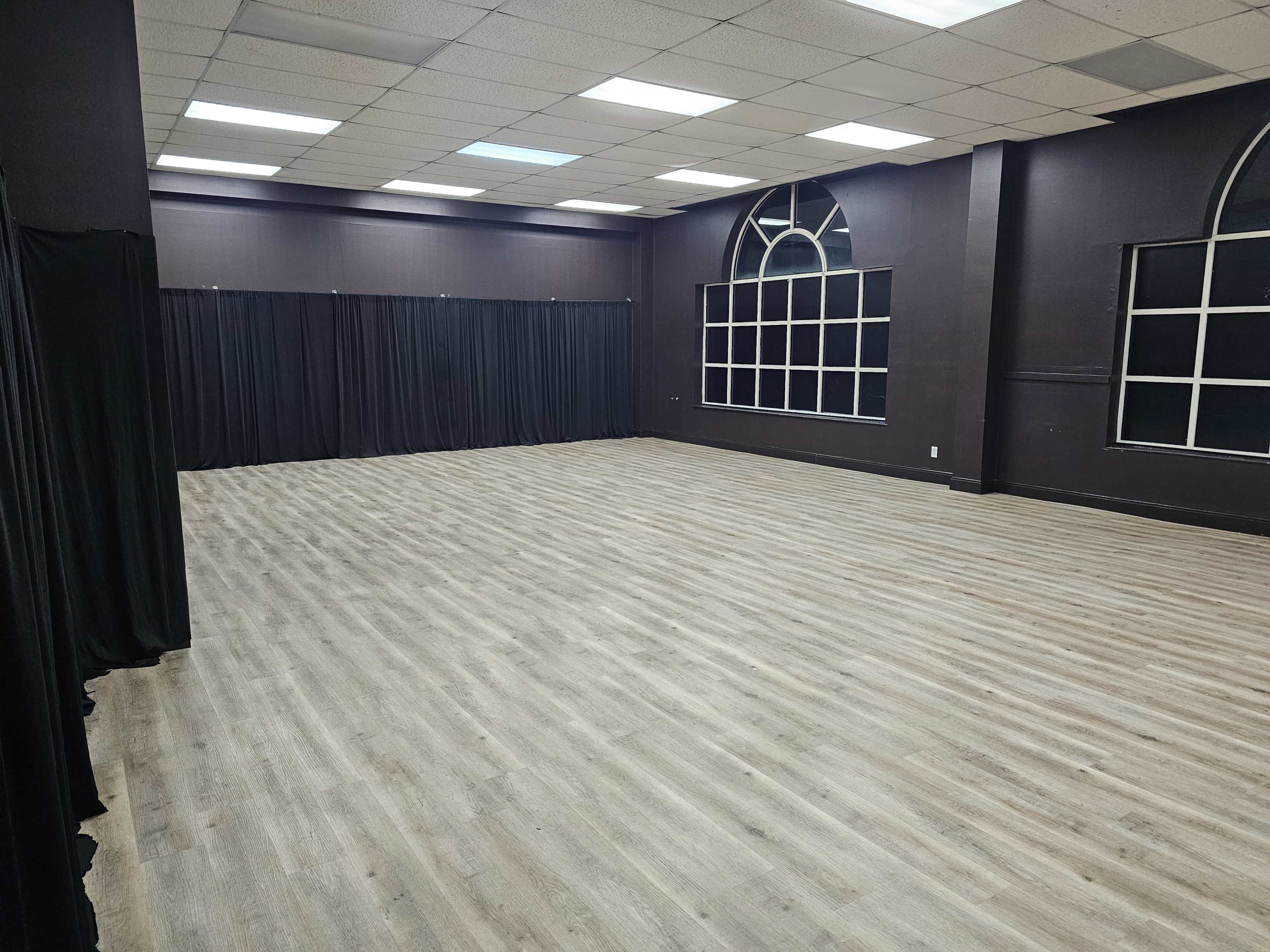 Large Open-Floor Studio Image in Eldridge / West Oaks, Houston, TX