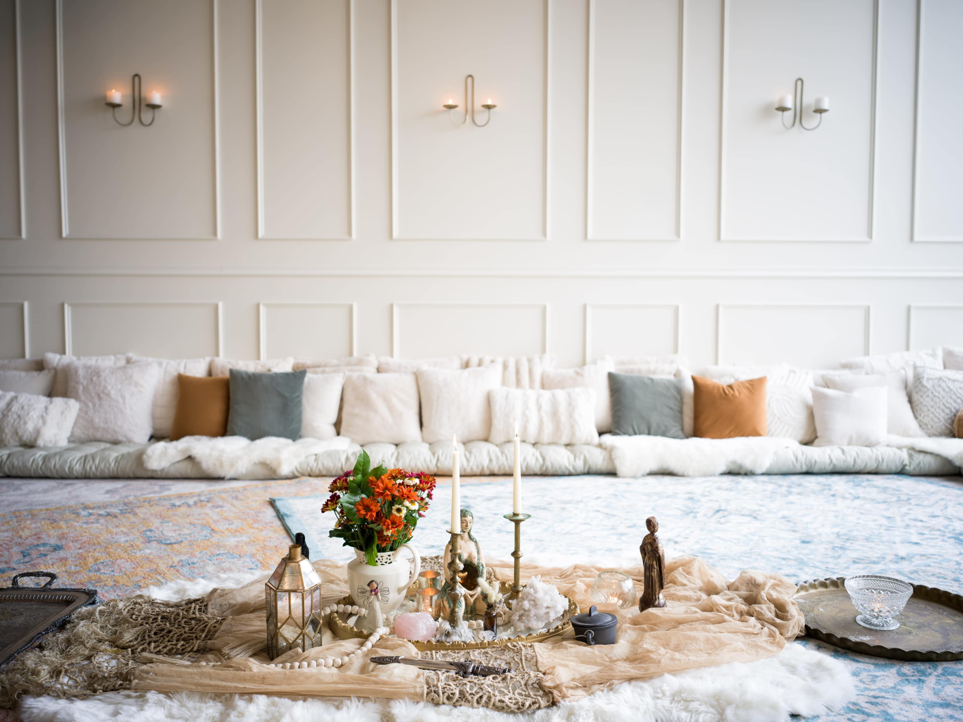 A Gorgeous, Light-Filled Sanctuary with Floor-to-Ceiling Windows & Luxe Lounge Seating — Perfect for Gatherings, Workshops & Retreats Image in Southeast Portland, Portland, OR