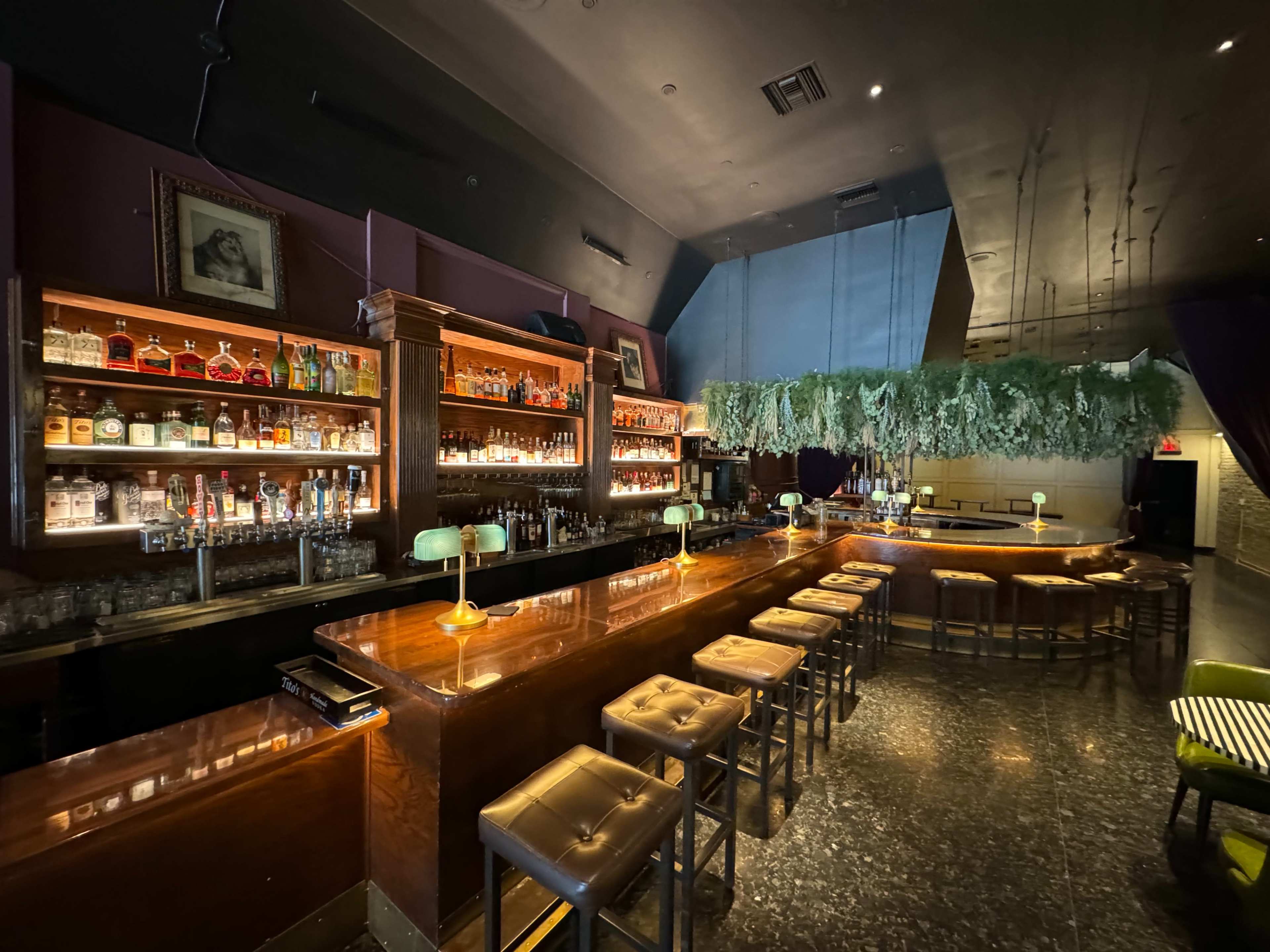 Cozy & inviting bar located in Downtown Glendale. Image in Downtown, Gendale, CA
