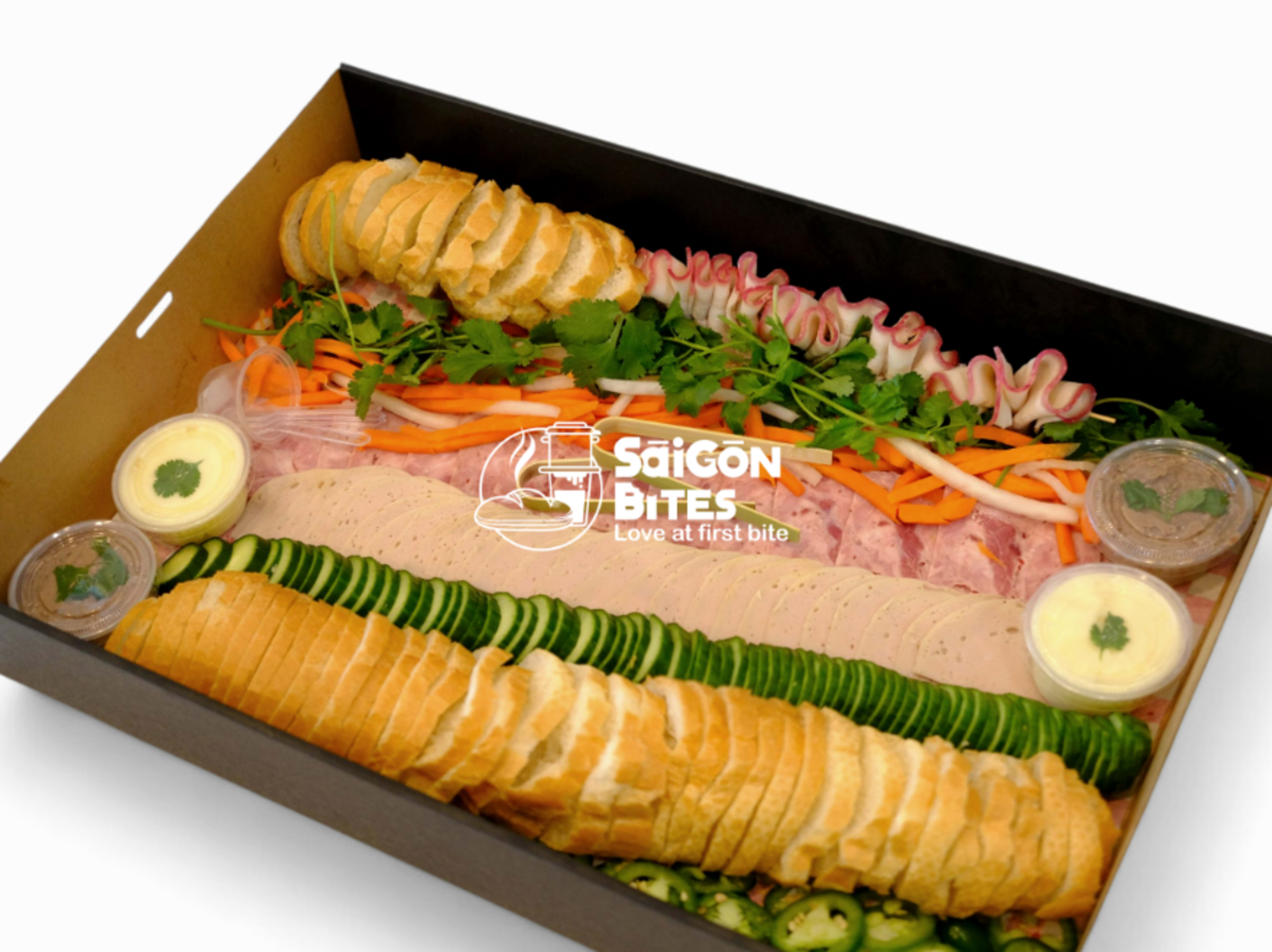 BÁNH MÌ CHARCUTERIE BOX