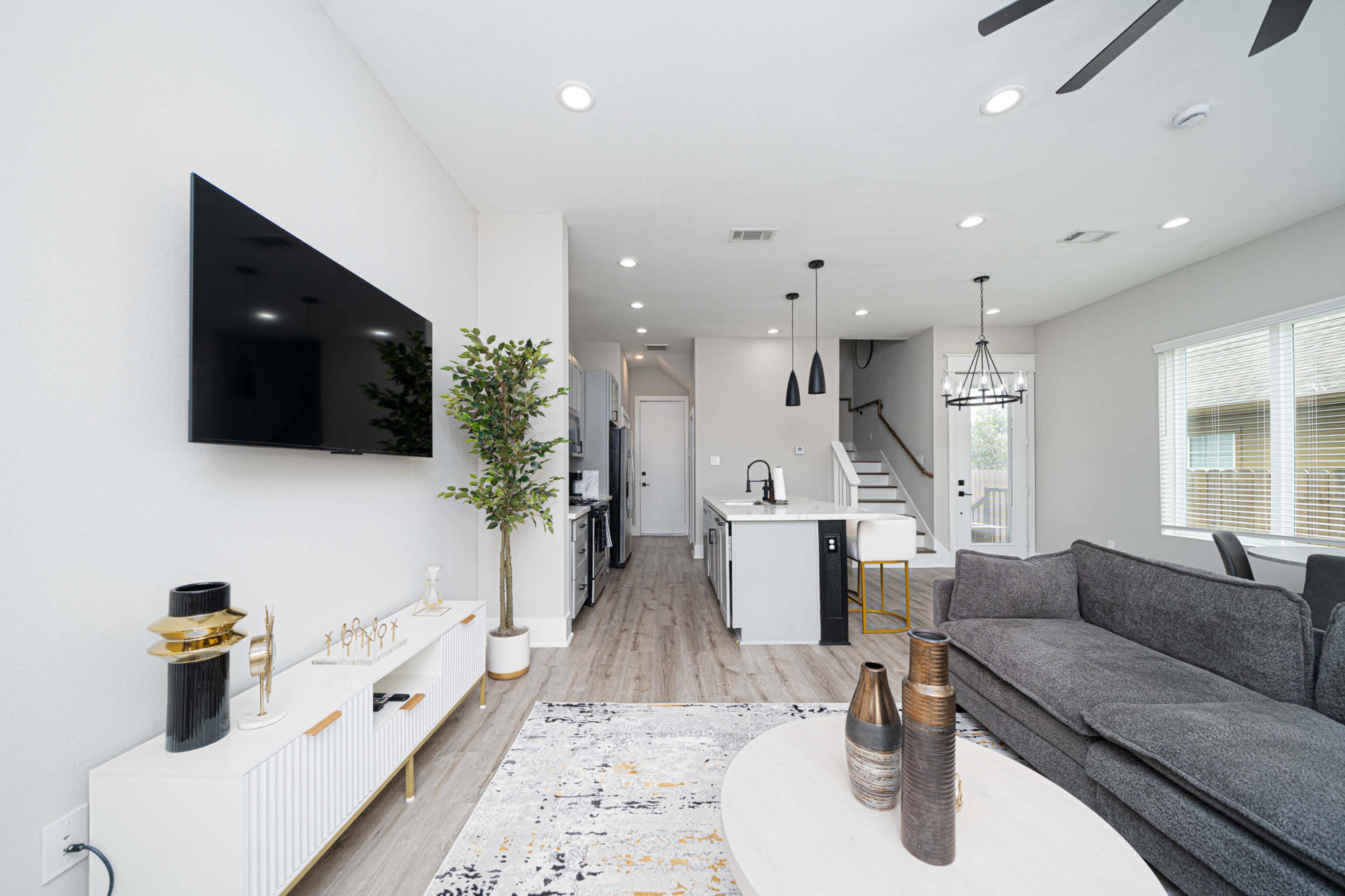 Central Modern Luxe 3BR/2.5BA H-Town Getaway Image in Near Northside, Houston, TX