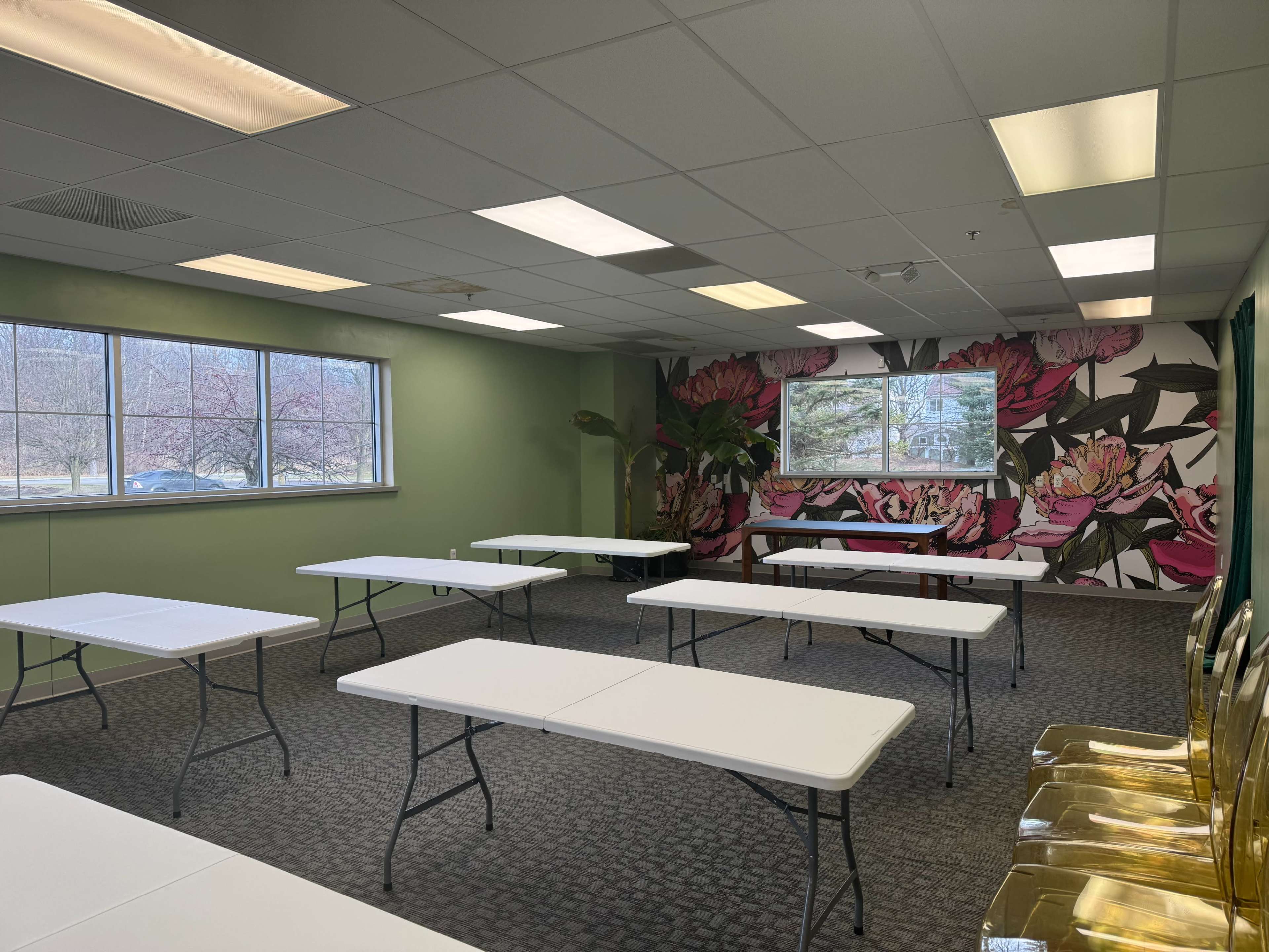 CrE8 X - Bright Creative Workshop Space for Content, Meetings & Events Image in Romulus, Romulus, MI