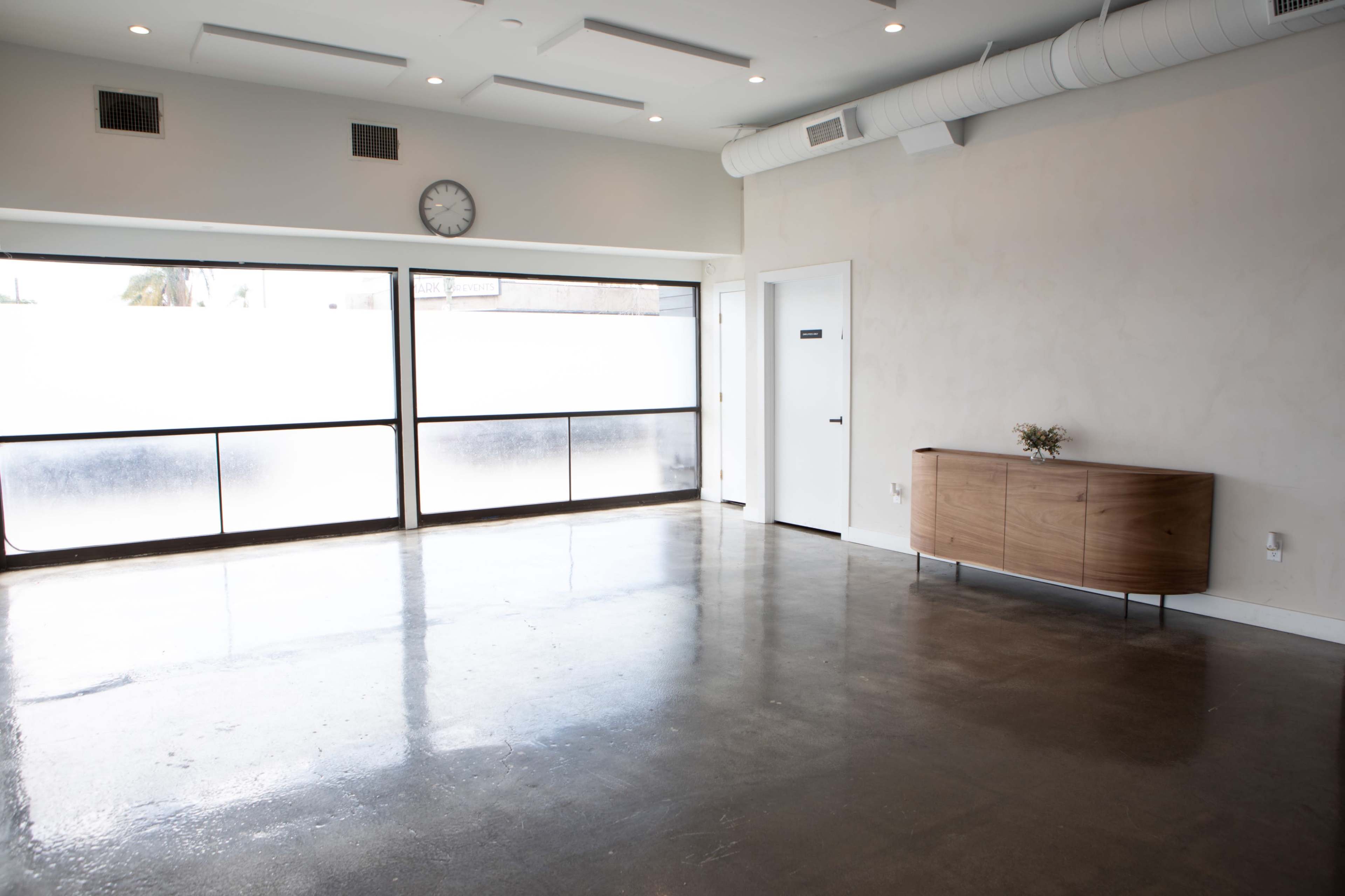 Sophisticated Modern Zen Commercial Space Image in Pico - Robertson, Los Angeles, CA