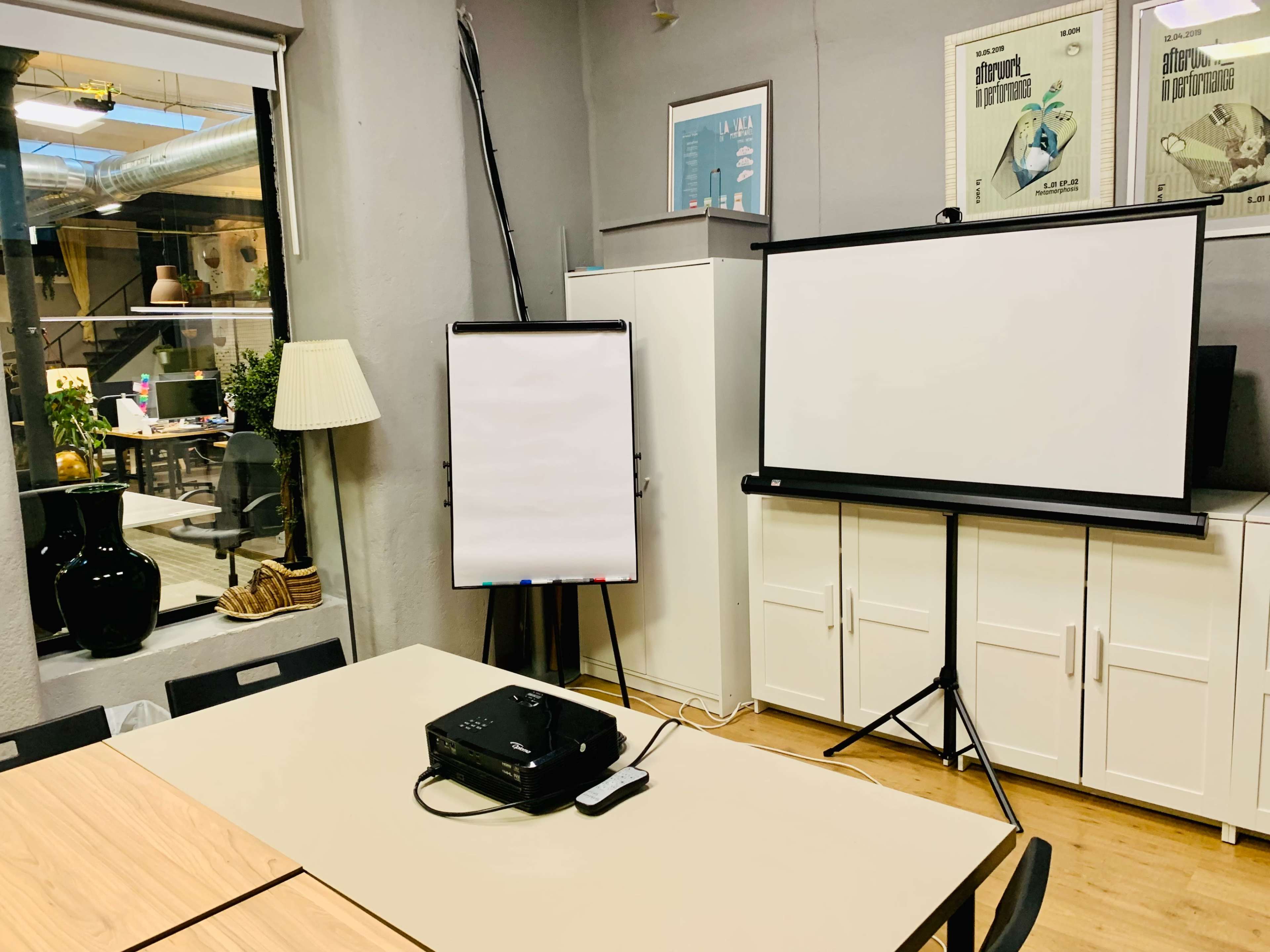 Un Espacio de Coworking Creativo en Montjuic Image in El Poble-sec, Barcelona, B
