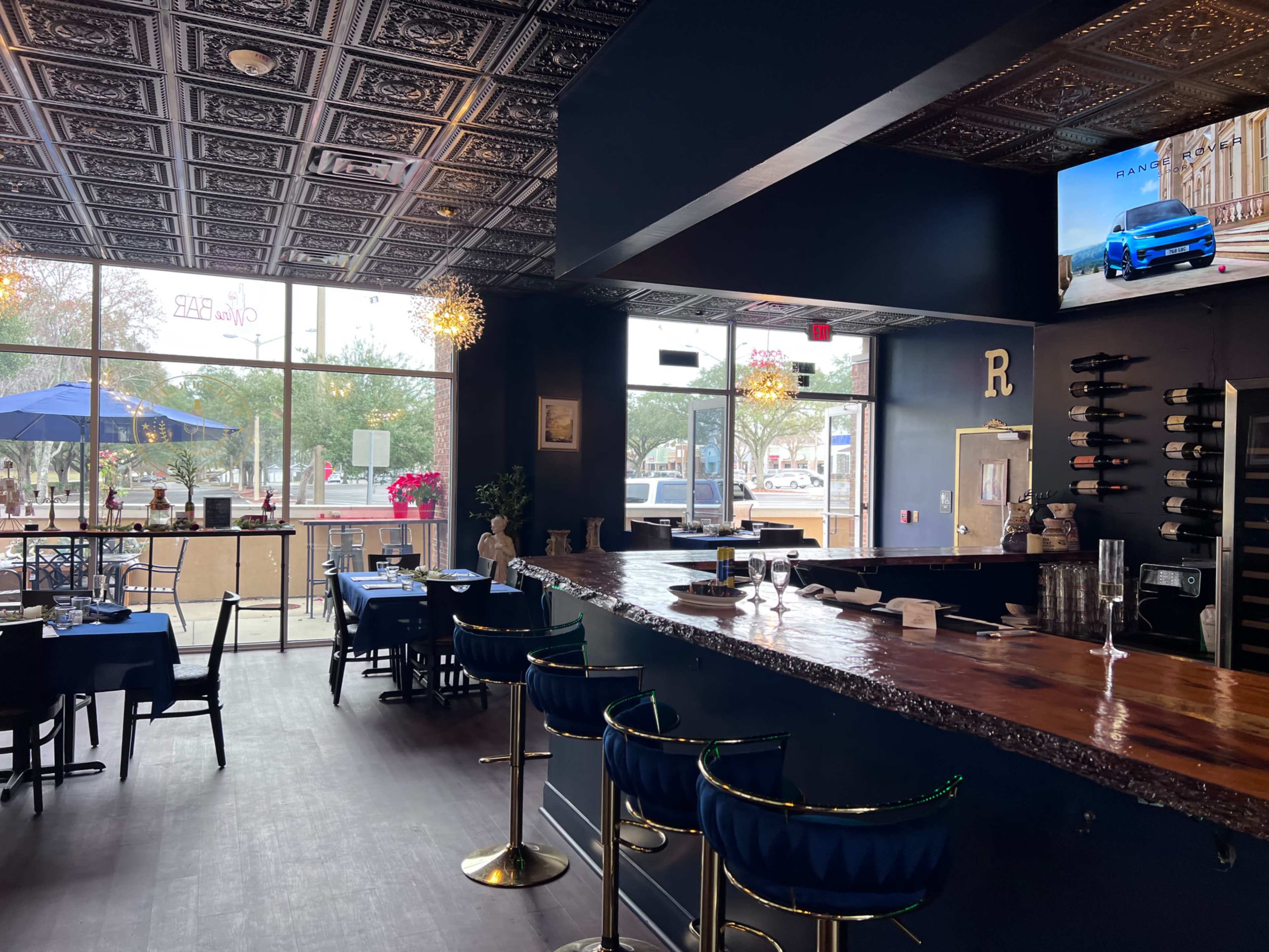 Intimate, elegant, Wine Bar & Restaurant Image in Gainesville, Gainesville, FL