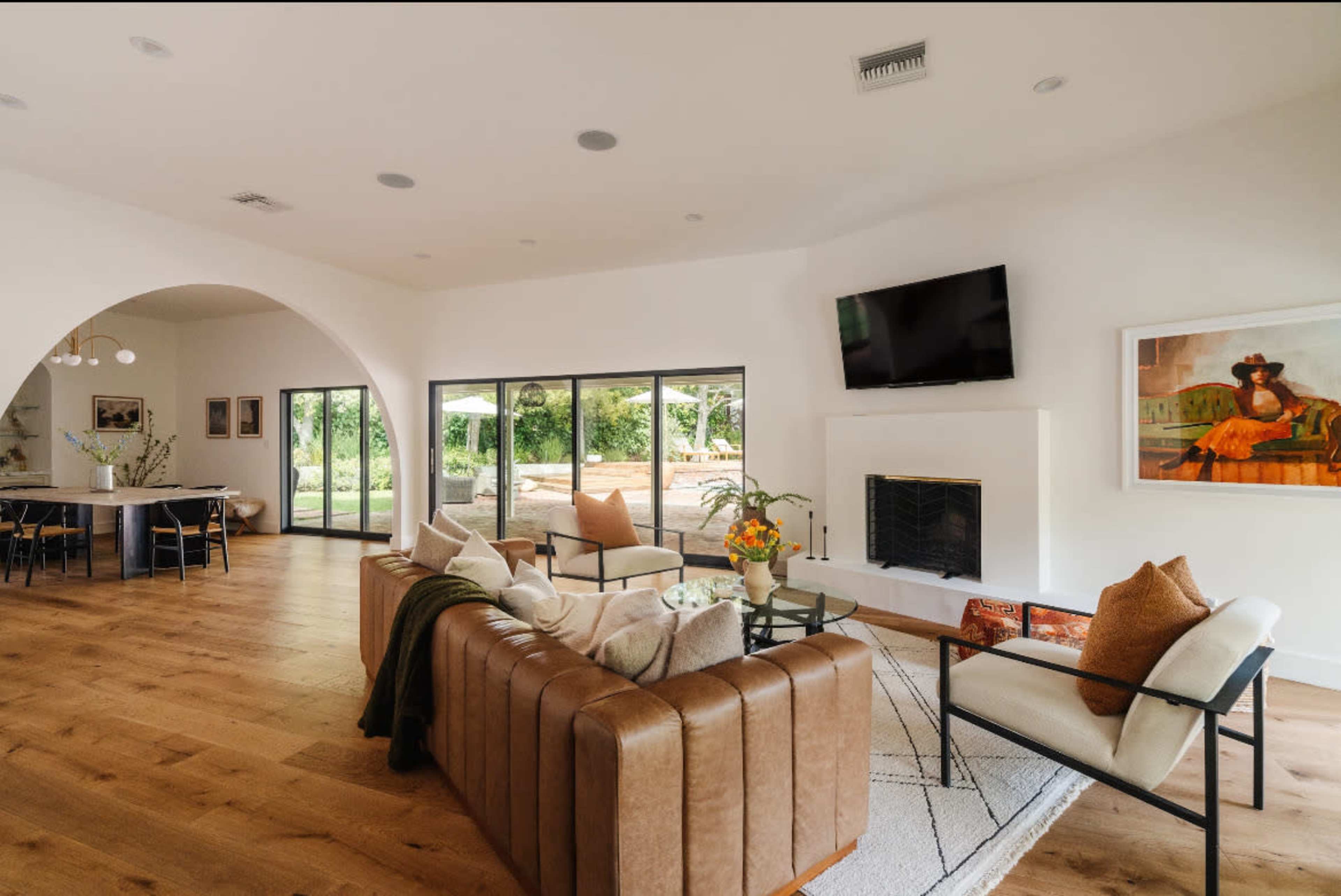 Private Encino Hills Home with Large Yard & Pool Image in Encino, Encino, CA