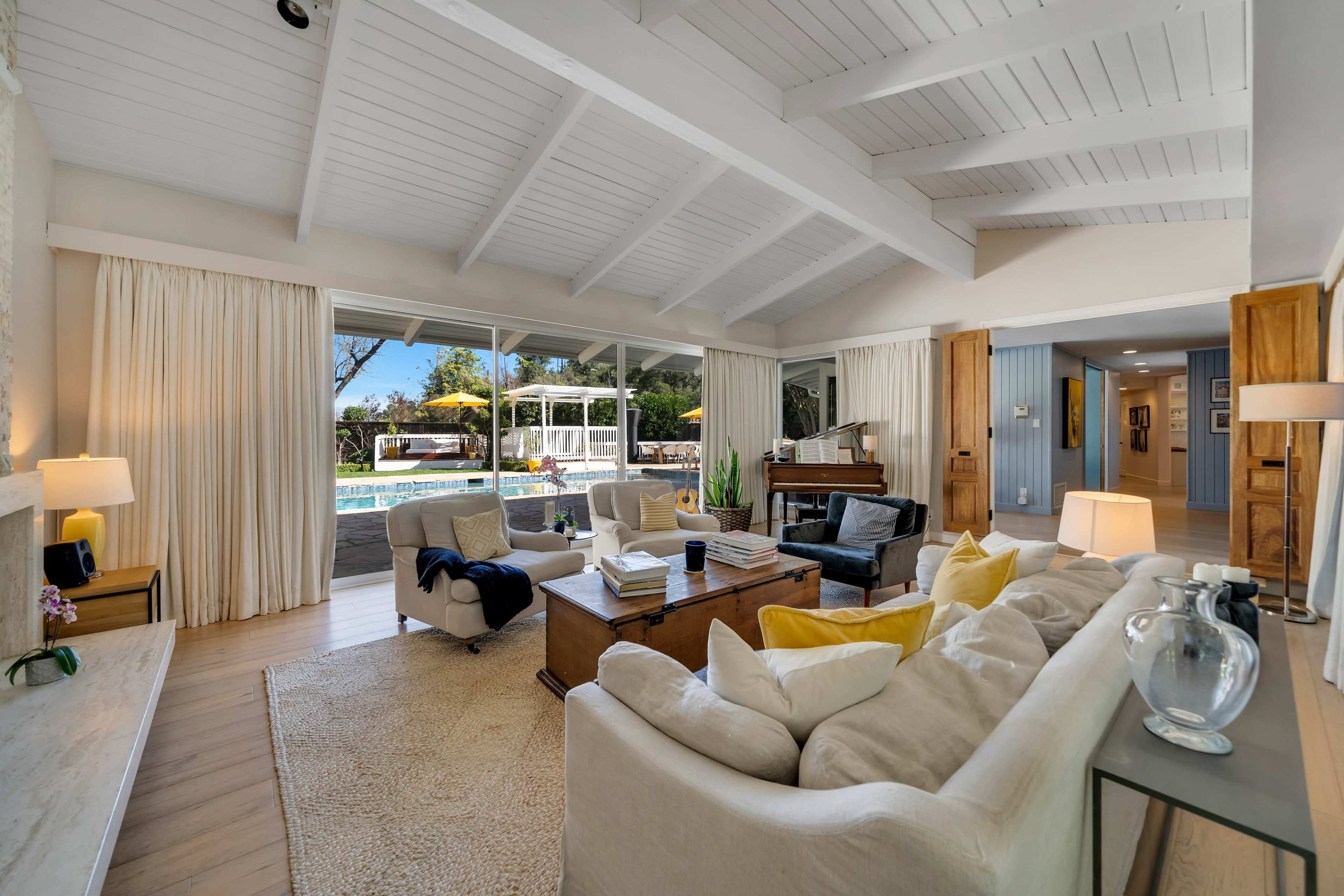 SLIM AARONS-INSPIRED RANCH: CHIC 60'S OASIS Image in Sherman Oaks, Sherman Oaks, CA