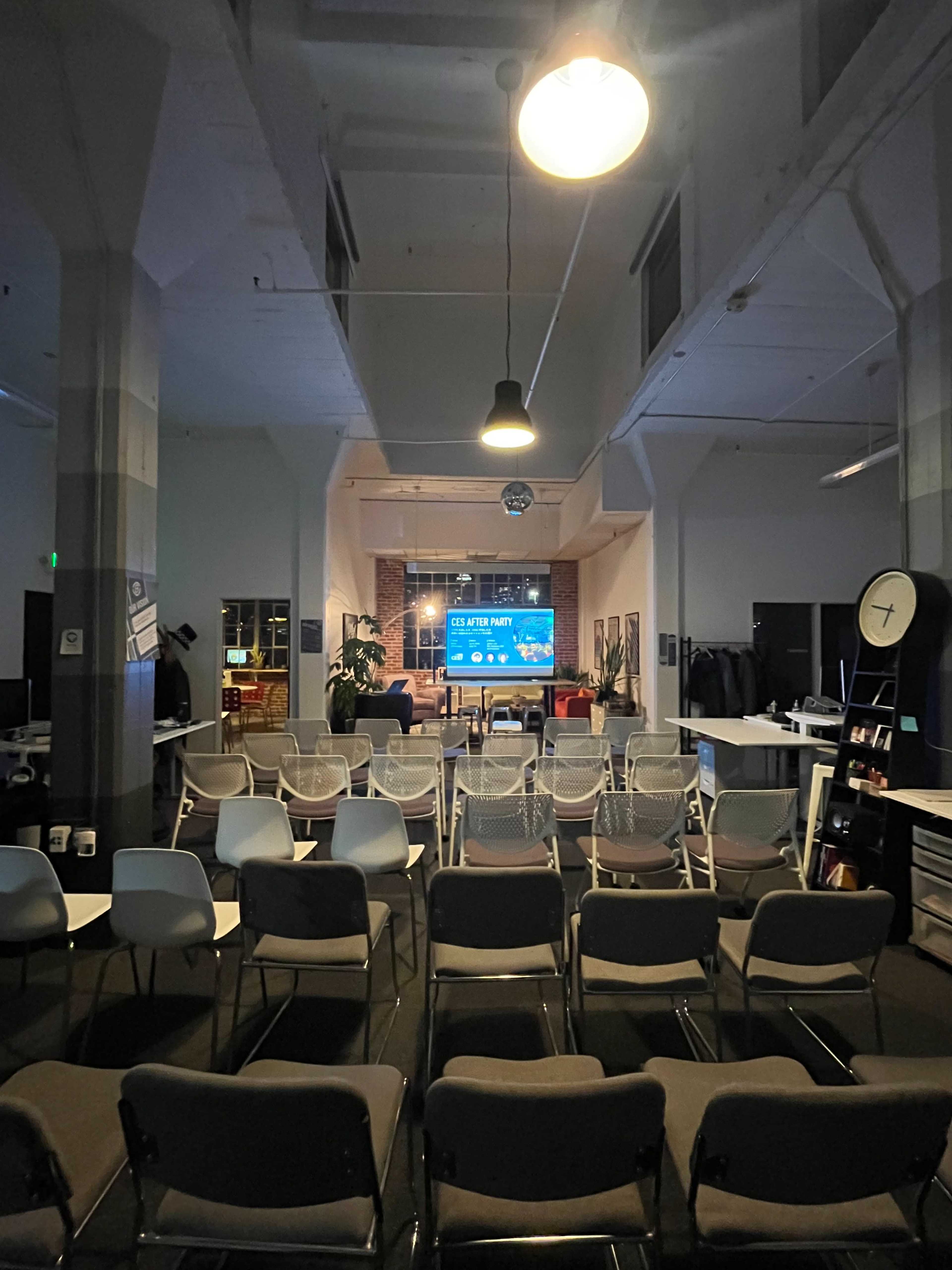 UNIVERSE - Spacious, Flexible Office Space with Skyline View Image in South Beach, San Francisco, CA