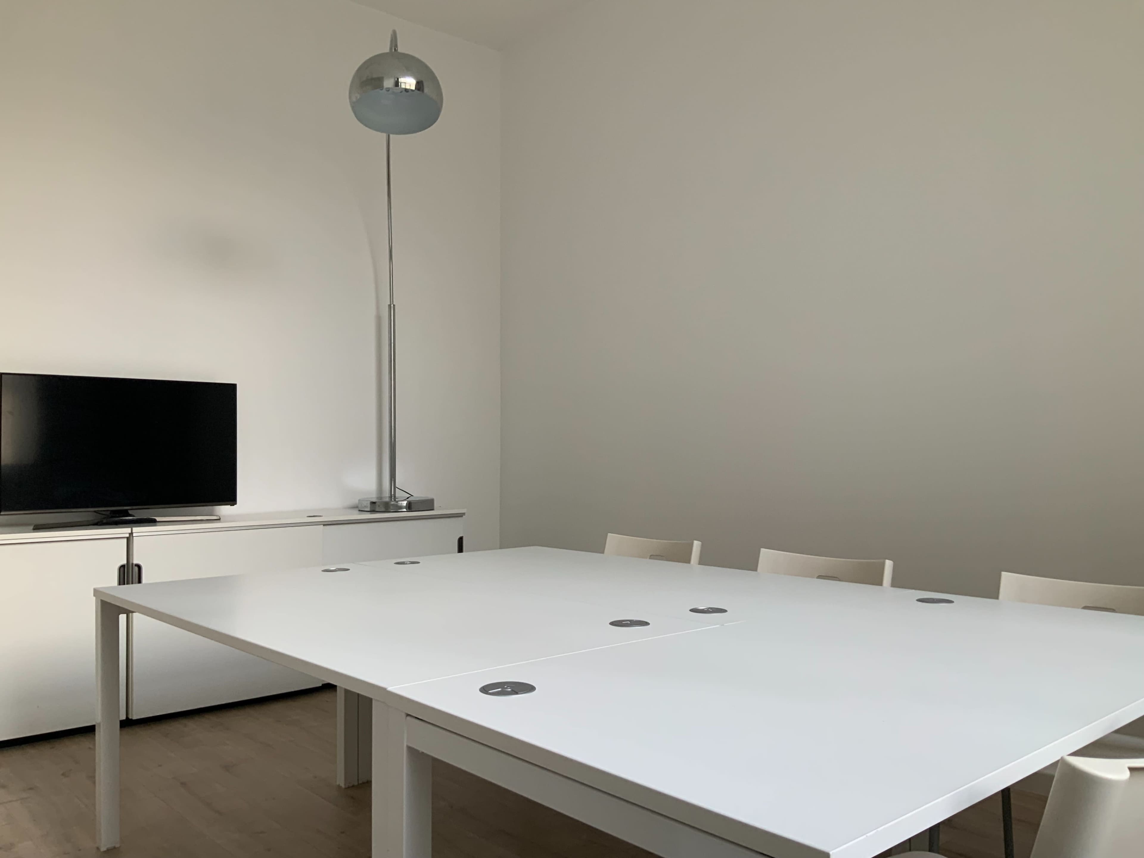 DAYLIGHT STUDIO Image in Hôpital-Saint-Louis, Paris