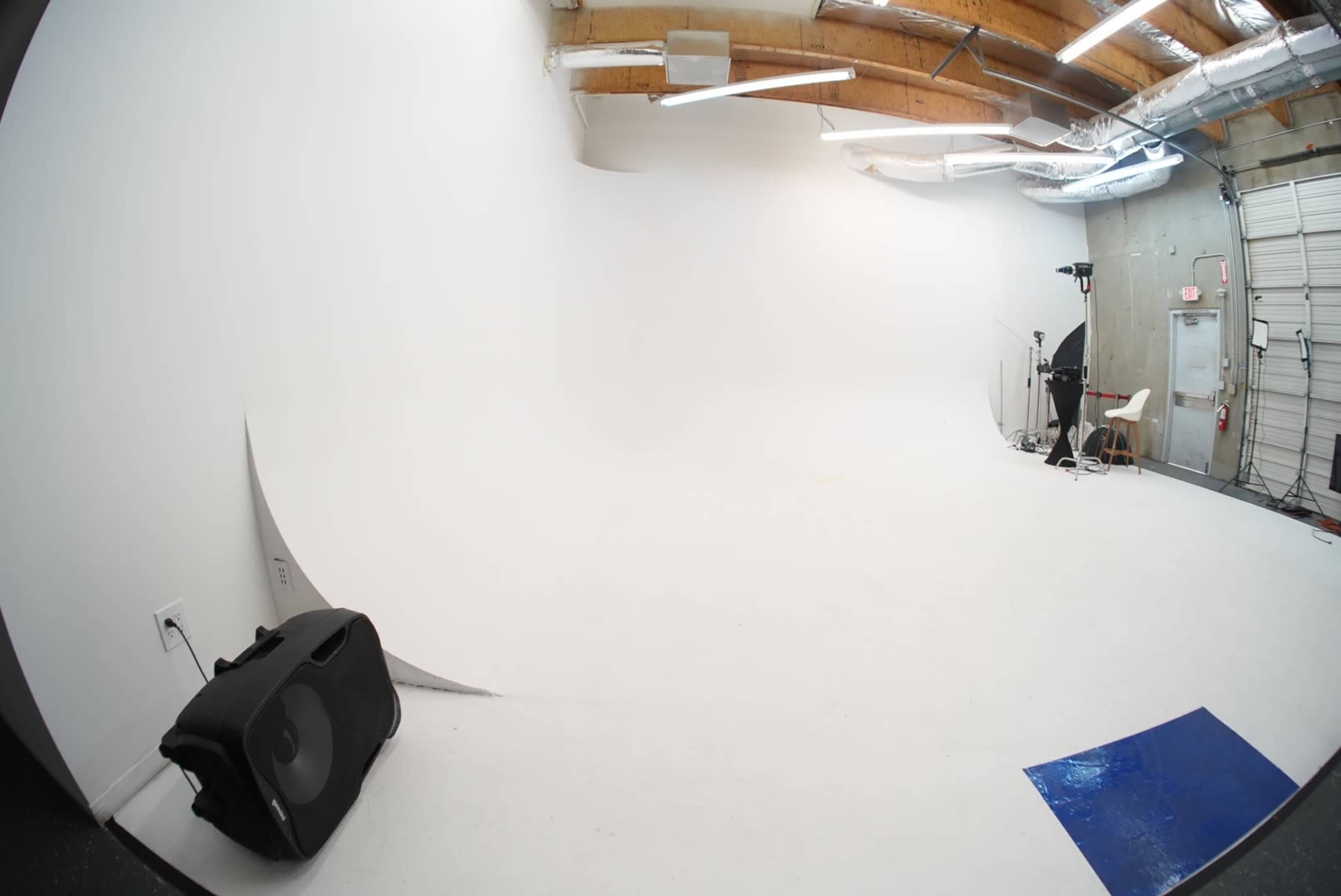 White Cyclorama Wall Studio in Las Vegas Image in Paradise, Las Vegas, NV