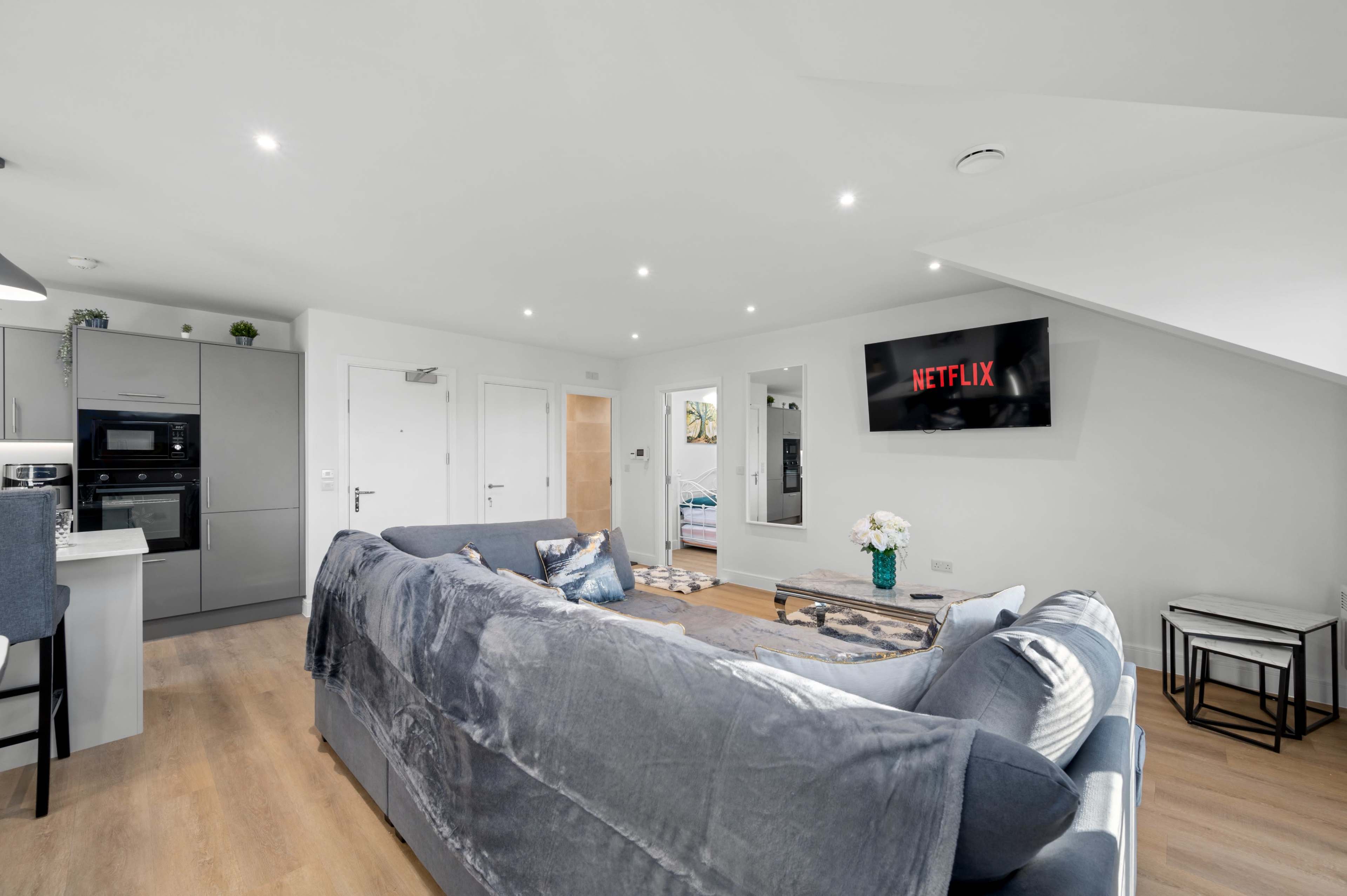 Penthouse with beautiful aesthetic views and amenities Image in Northern Moor, Wythenshawe, ENG