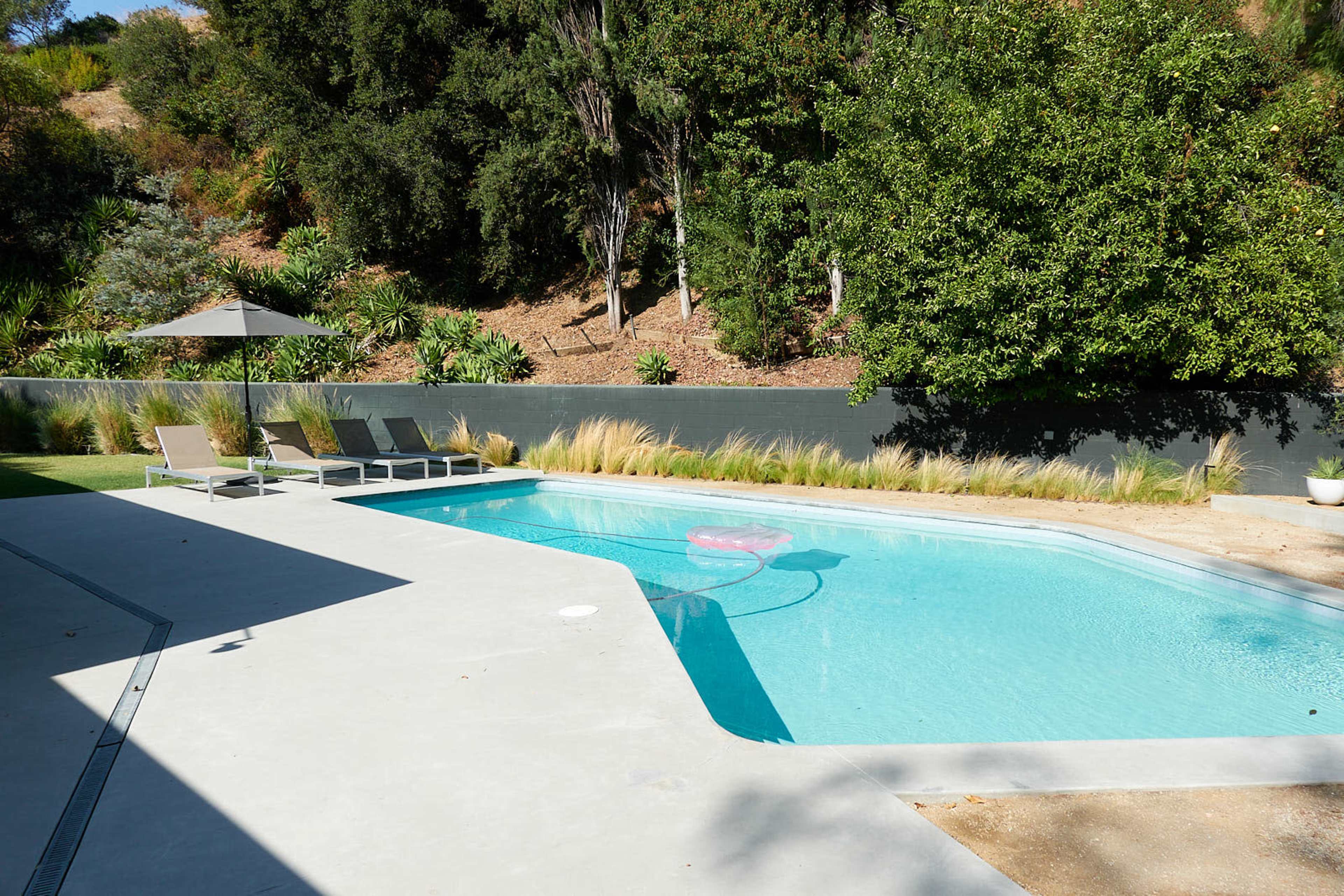 Light-filled mid-century modern home Image in Encino, Sherman Oaks, CA