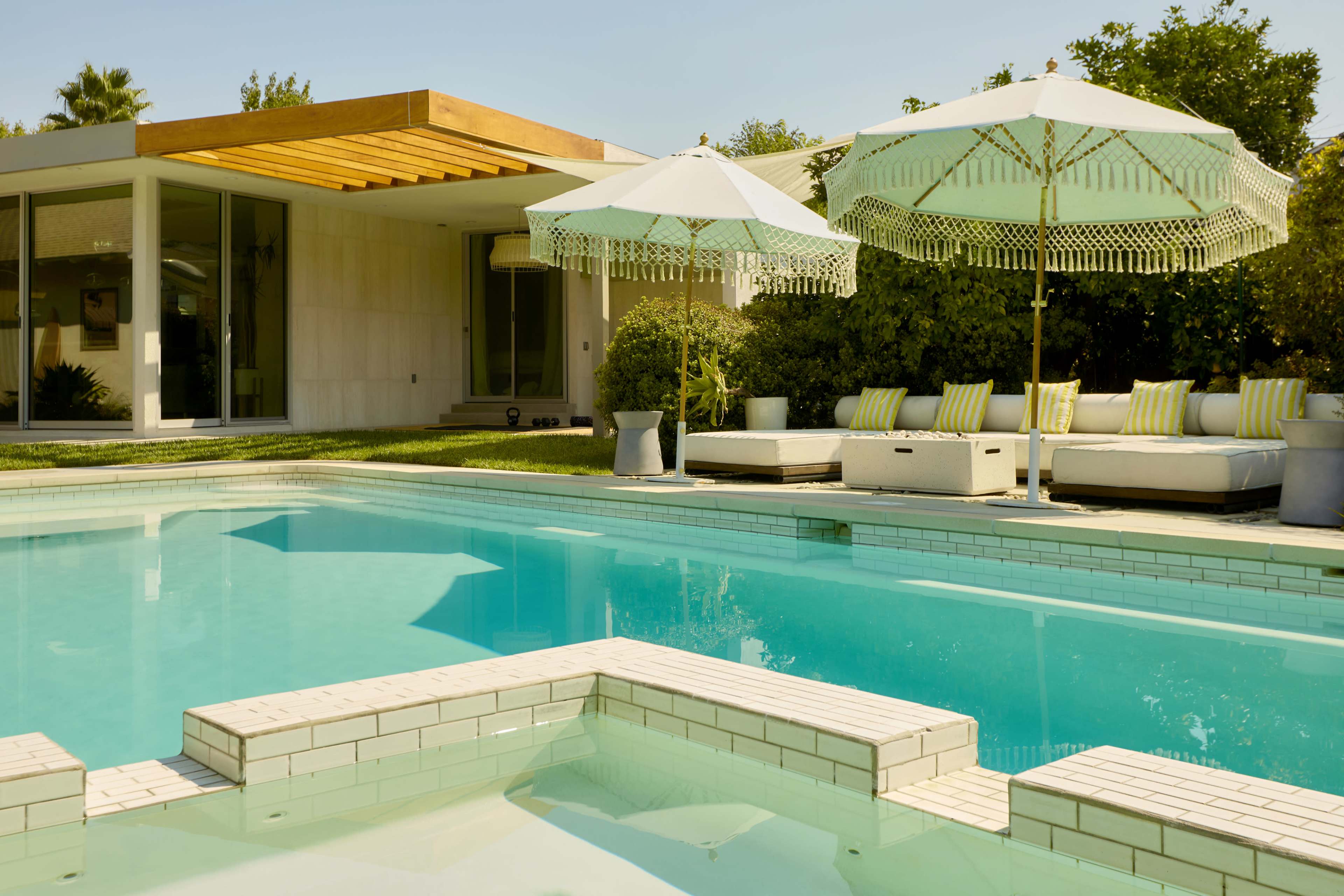 California Modern Home & Studio with Pool Image in Van Nuys, Sherman Oaks, CA