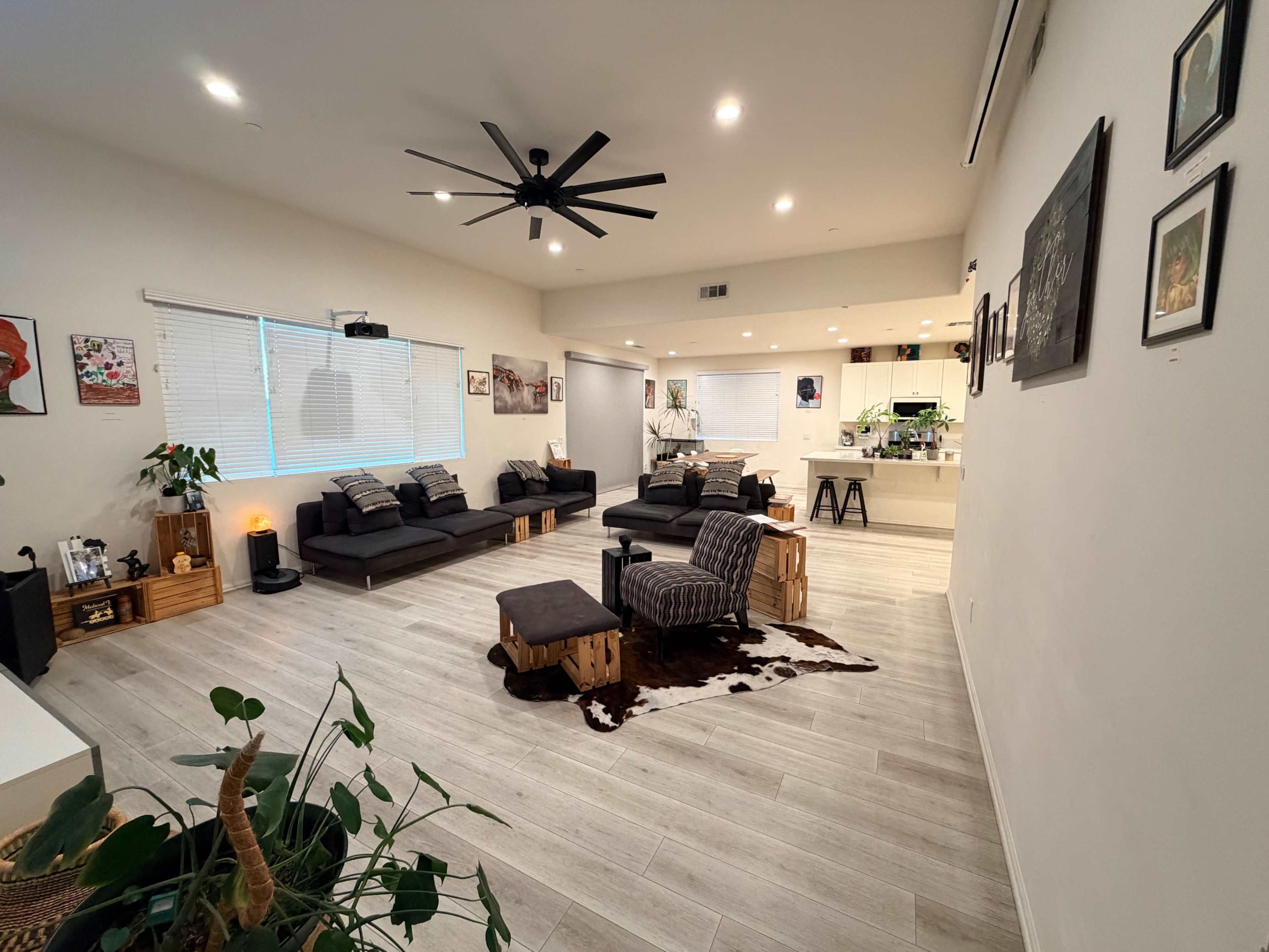 Bright Modern Open-Concept Home | Natural Light + Art Walls for Photo & Video Shoots Image in Perris, Perris, CA