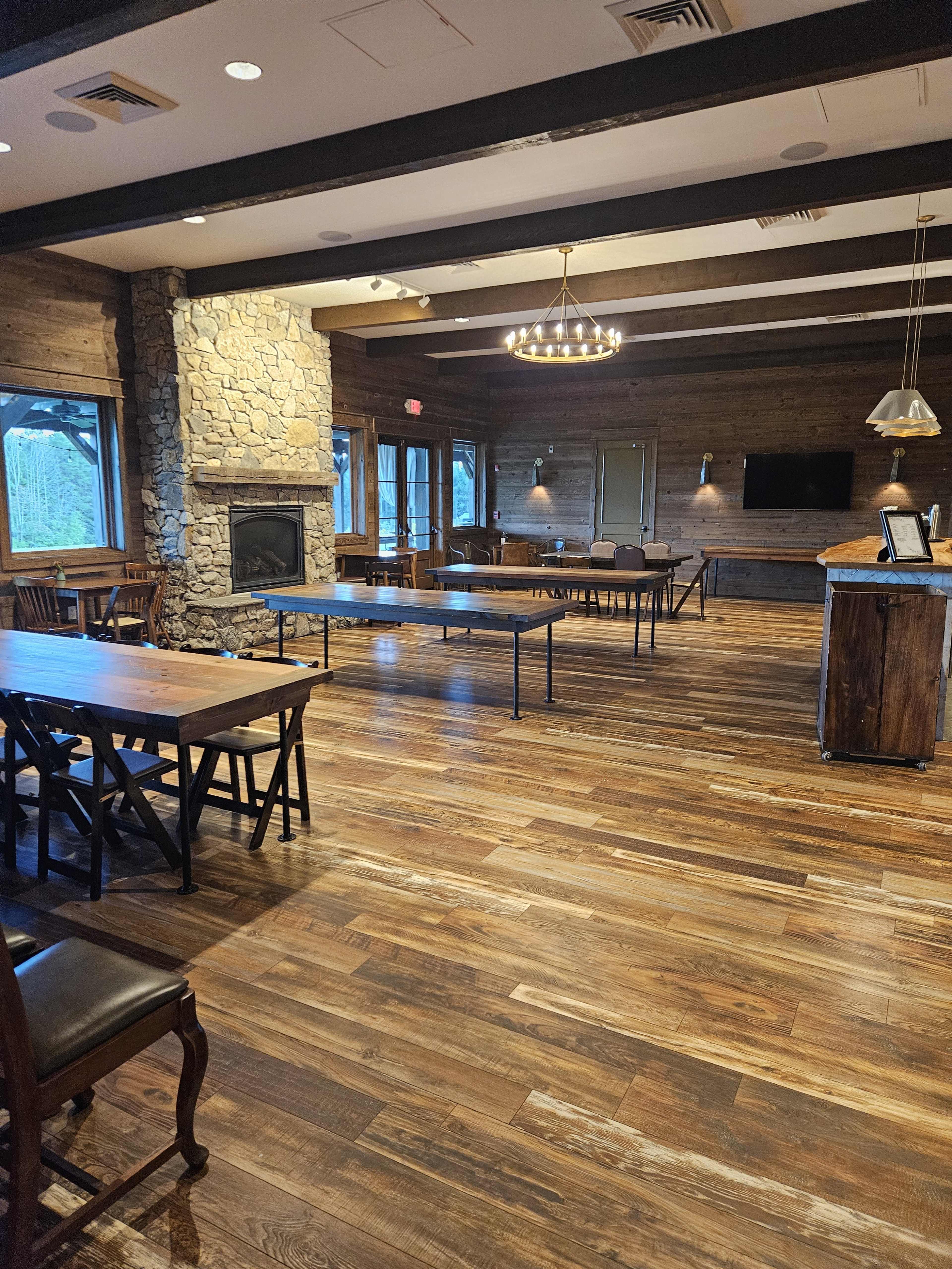 Boutique Event Venues with Lodging and a Restaurant - Bar Area Image in Westfield, Westfield, NC