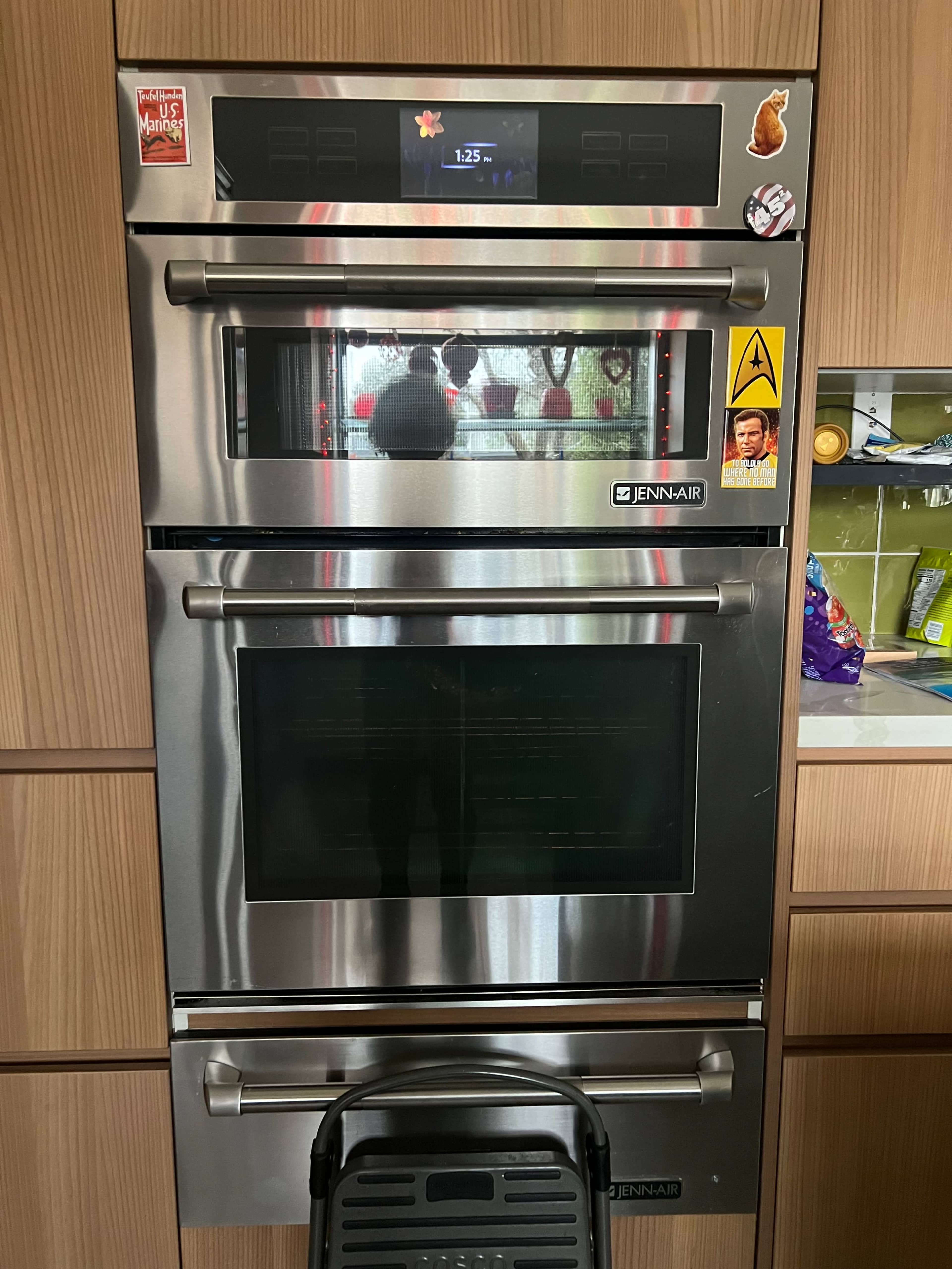 Great street presence, with modern dining, kitchen and living room. Image in Mar Vista, LOS ANGELES, CA