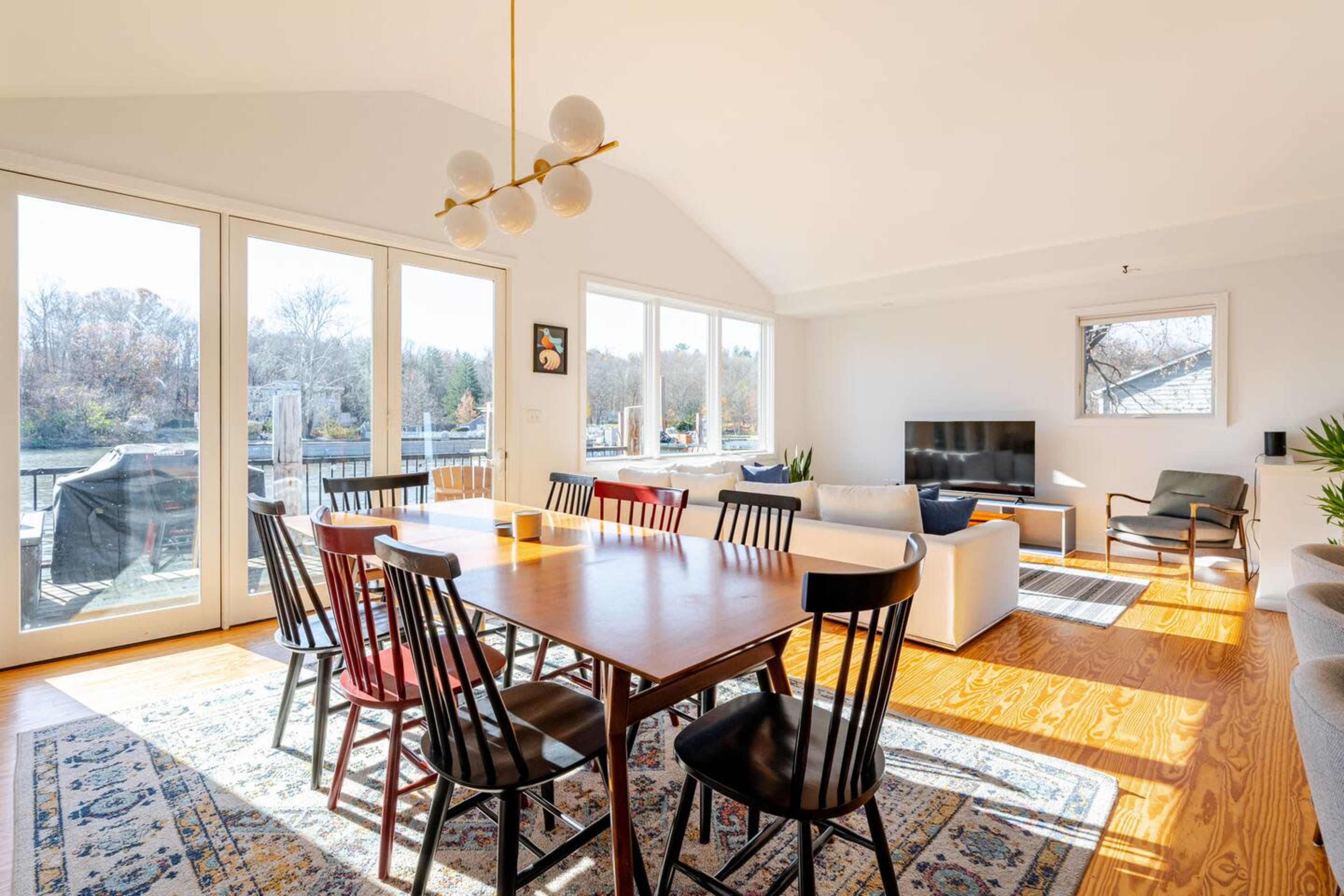 Modern Lakefront Retreat w. King Bed Image in Saugerties, Saugerties, NY