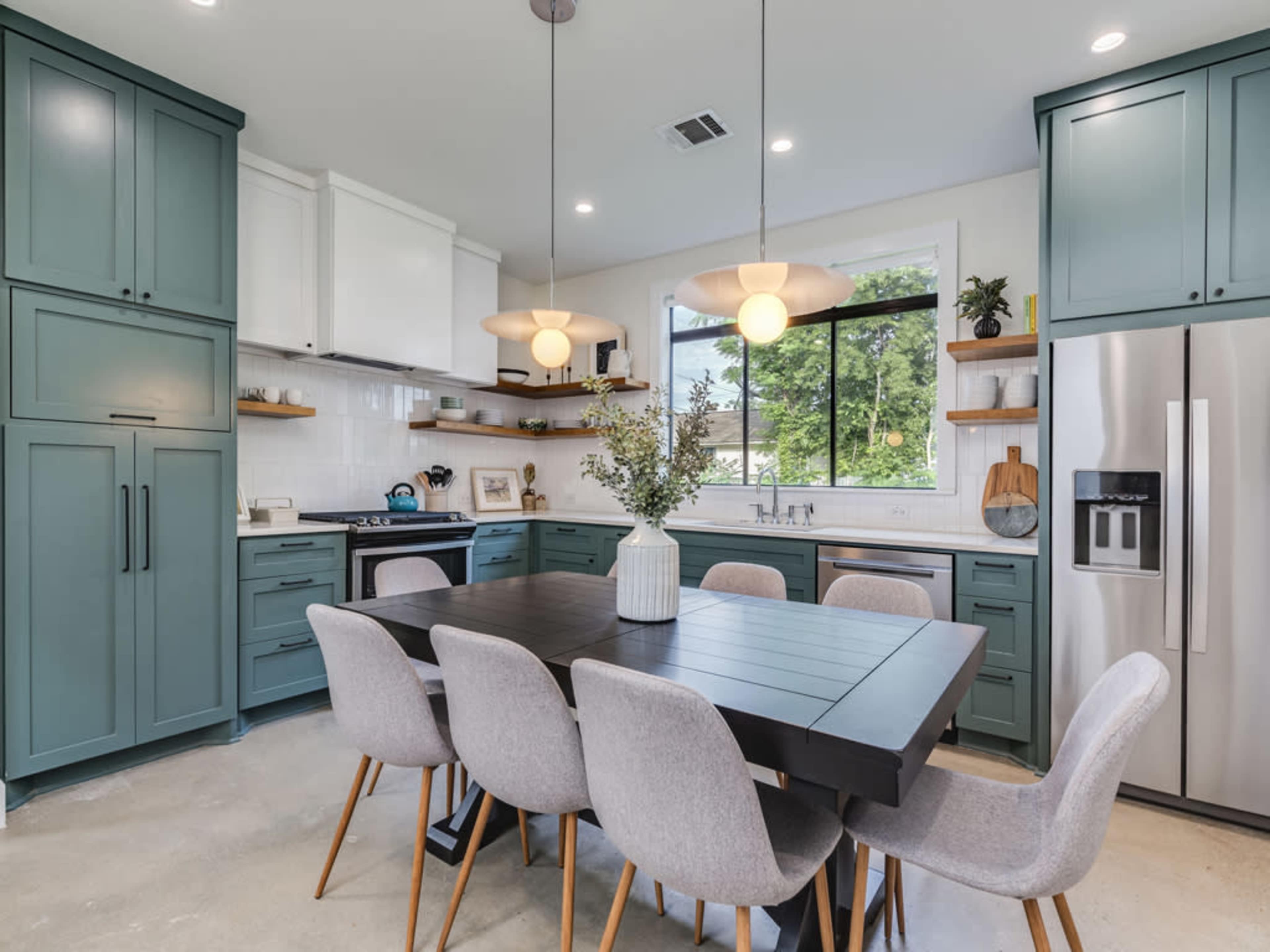 East Austin Home w/ Incredible Rooftop with Downtown Skyline Views | Perfect for Shoots & SXSW Image in East Cesar Chavez, Austin, TX