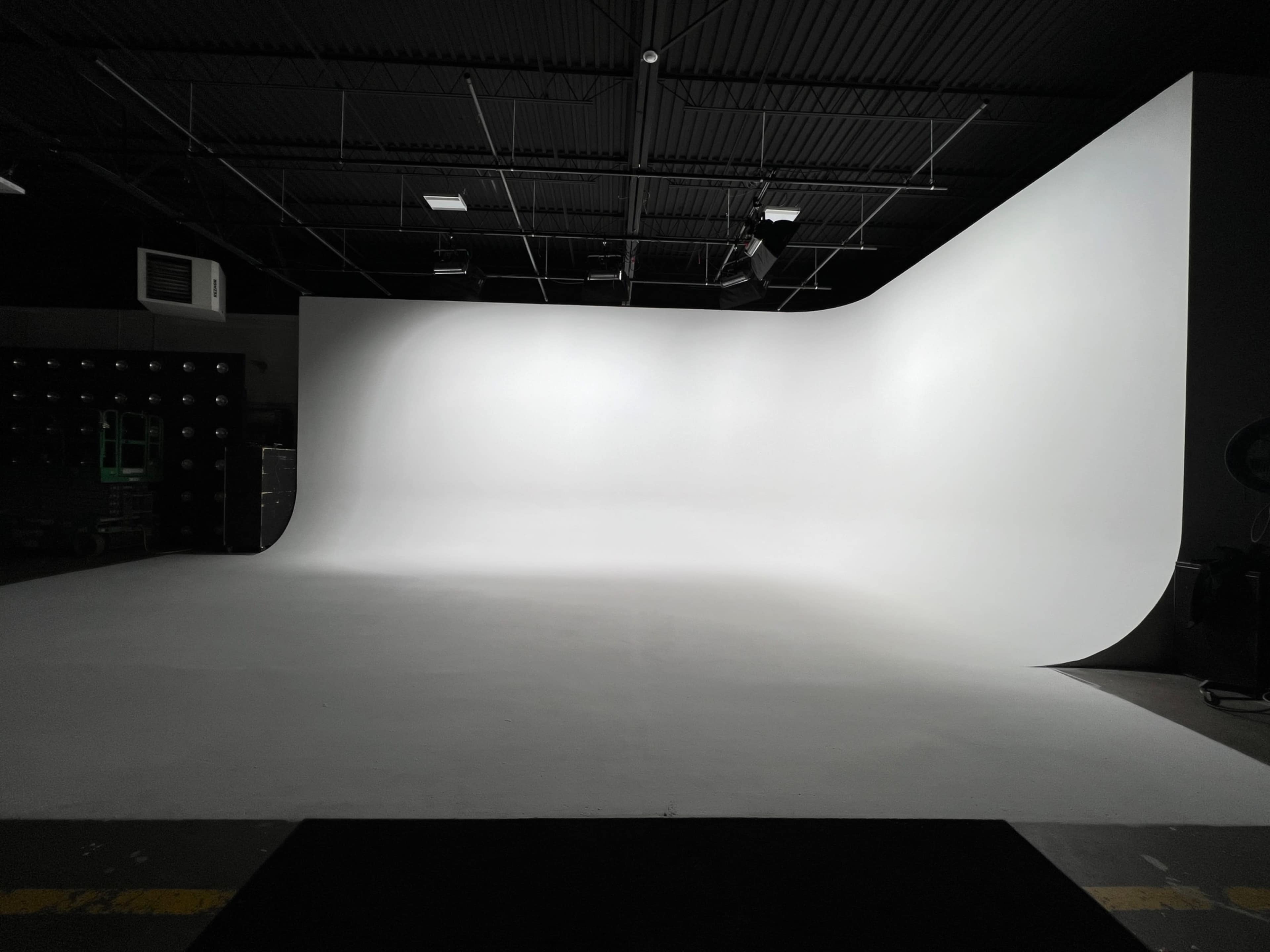 Professional Photo/Video Studio (40’x25’) Cyclorama Stage Image in West Grand, grand rapids, MI
