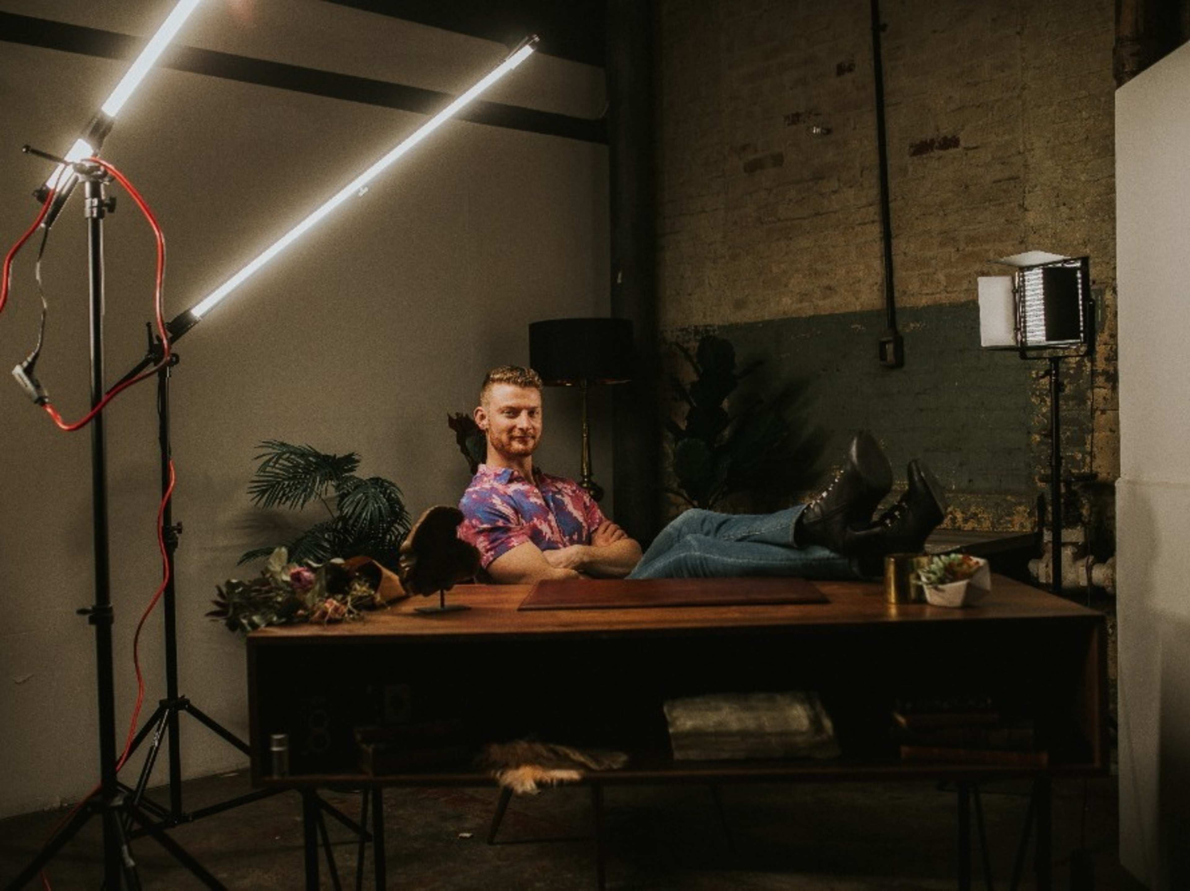 Lighting consultant & lighting equipment 