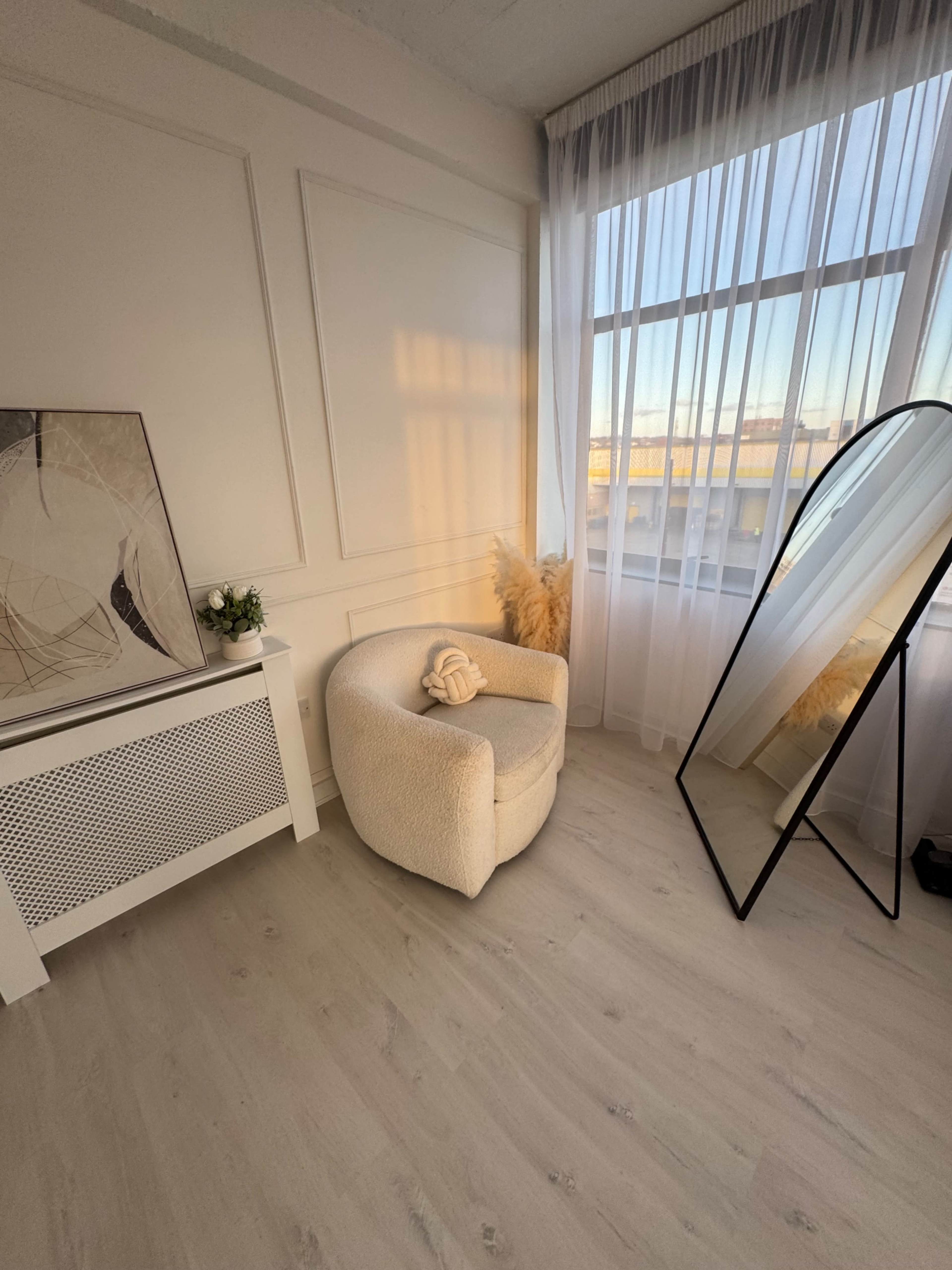 Lifestyle Content Studio with Natural Lighting Image in London, London, ENG