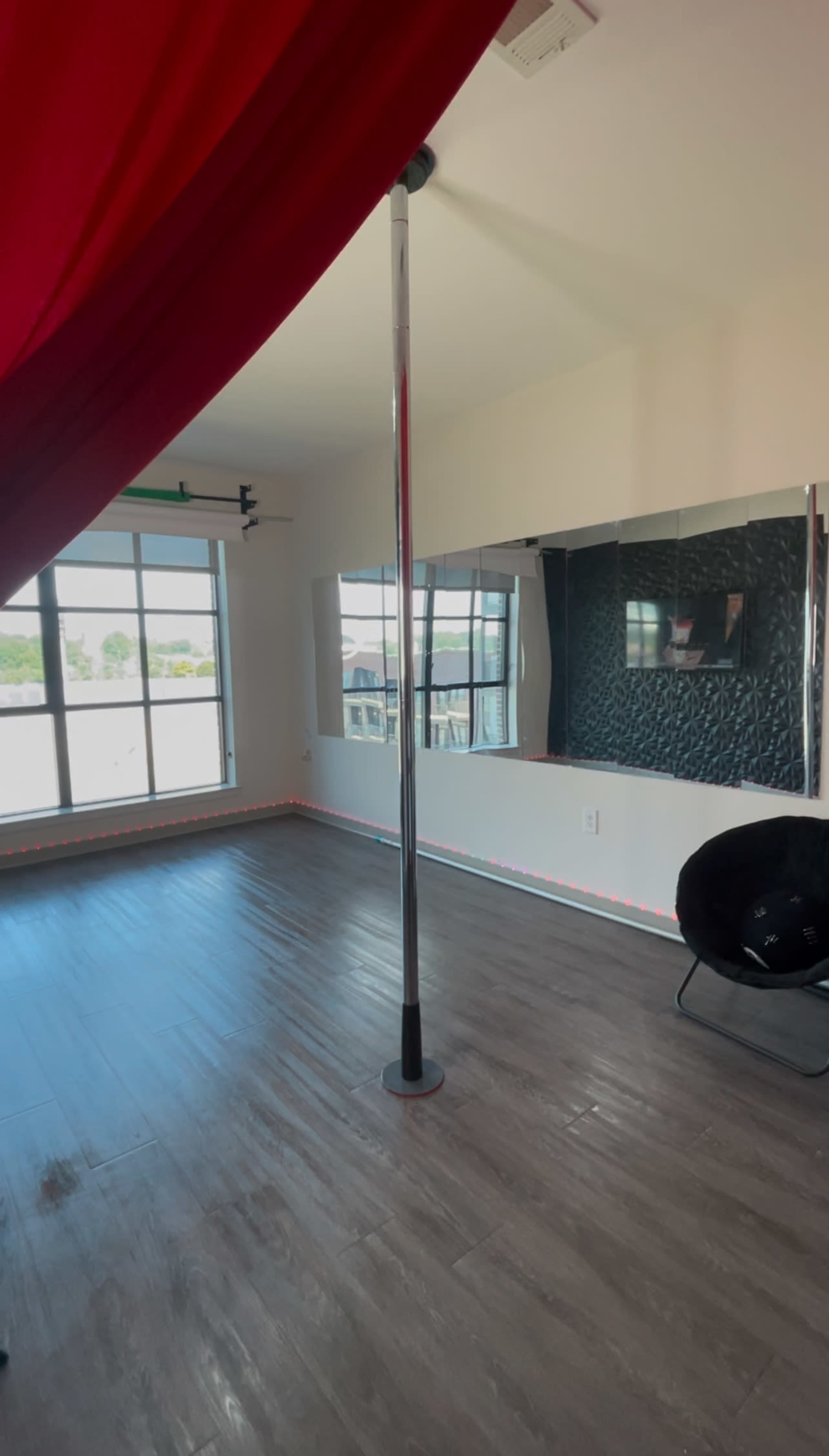 Studio Space For All Your Creative Needs Ft. Dance Studio, Photography Studio, Podcast Room + More! Image in Summerhill, Atlanta, GA