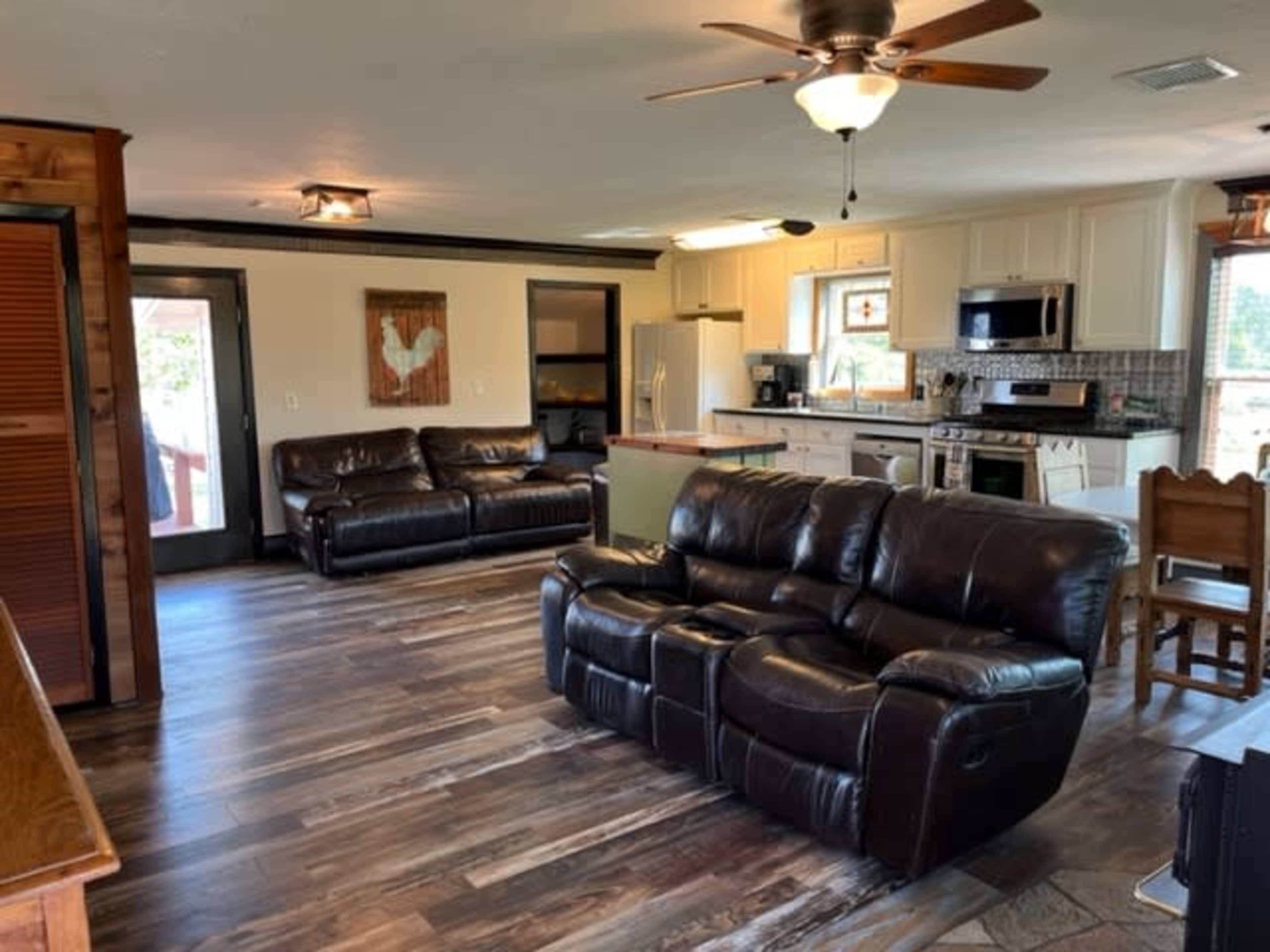 Hilltop Farm with Sunset Views Image in , Caldwell, TX