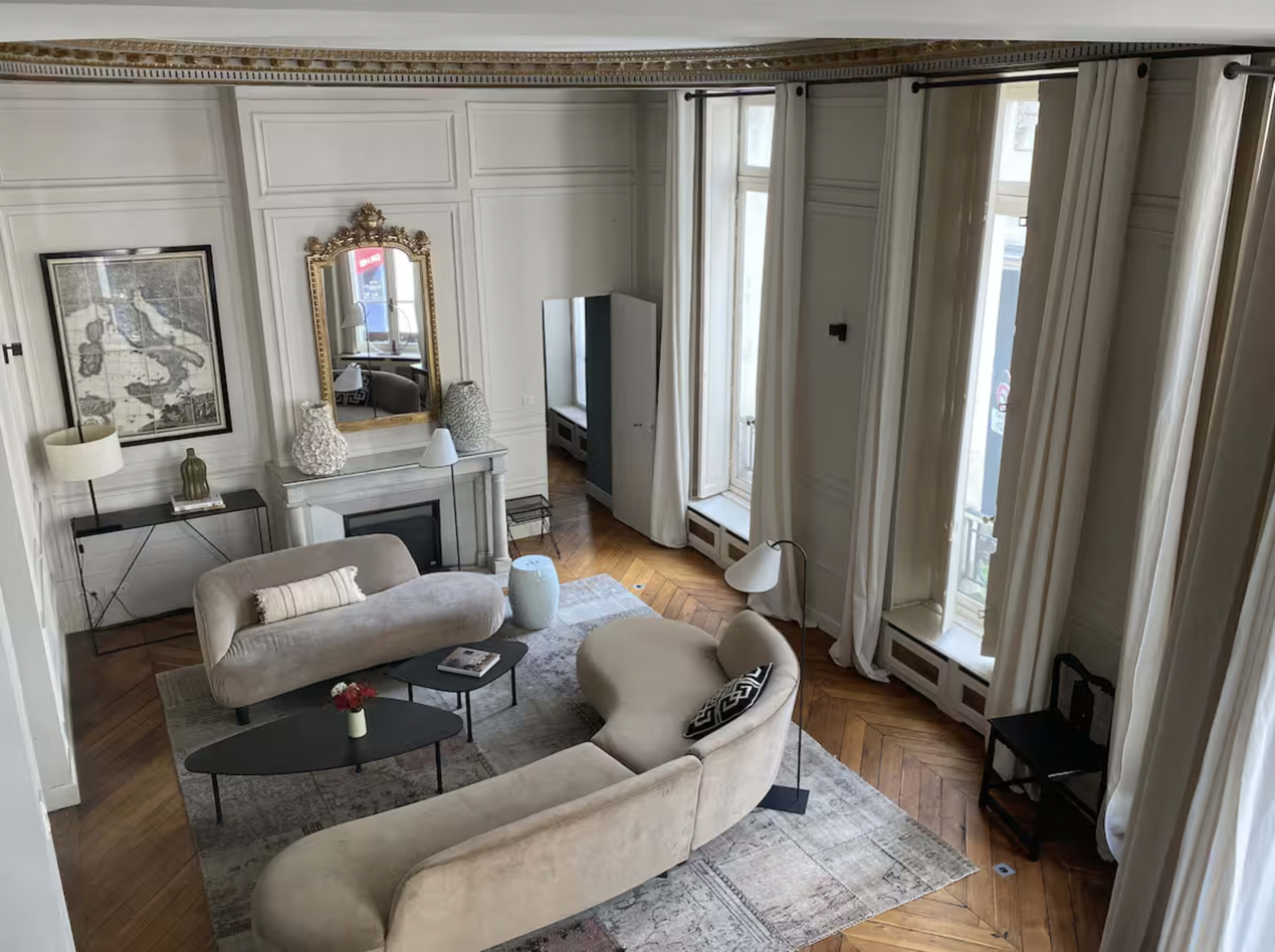 Bright, Elegant & Versatile Space for Photoshoots, Events, and Pop-Up Shops Image in Sentier, Paris, 