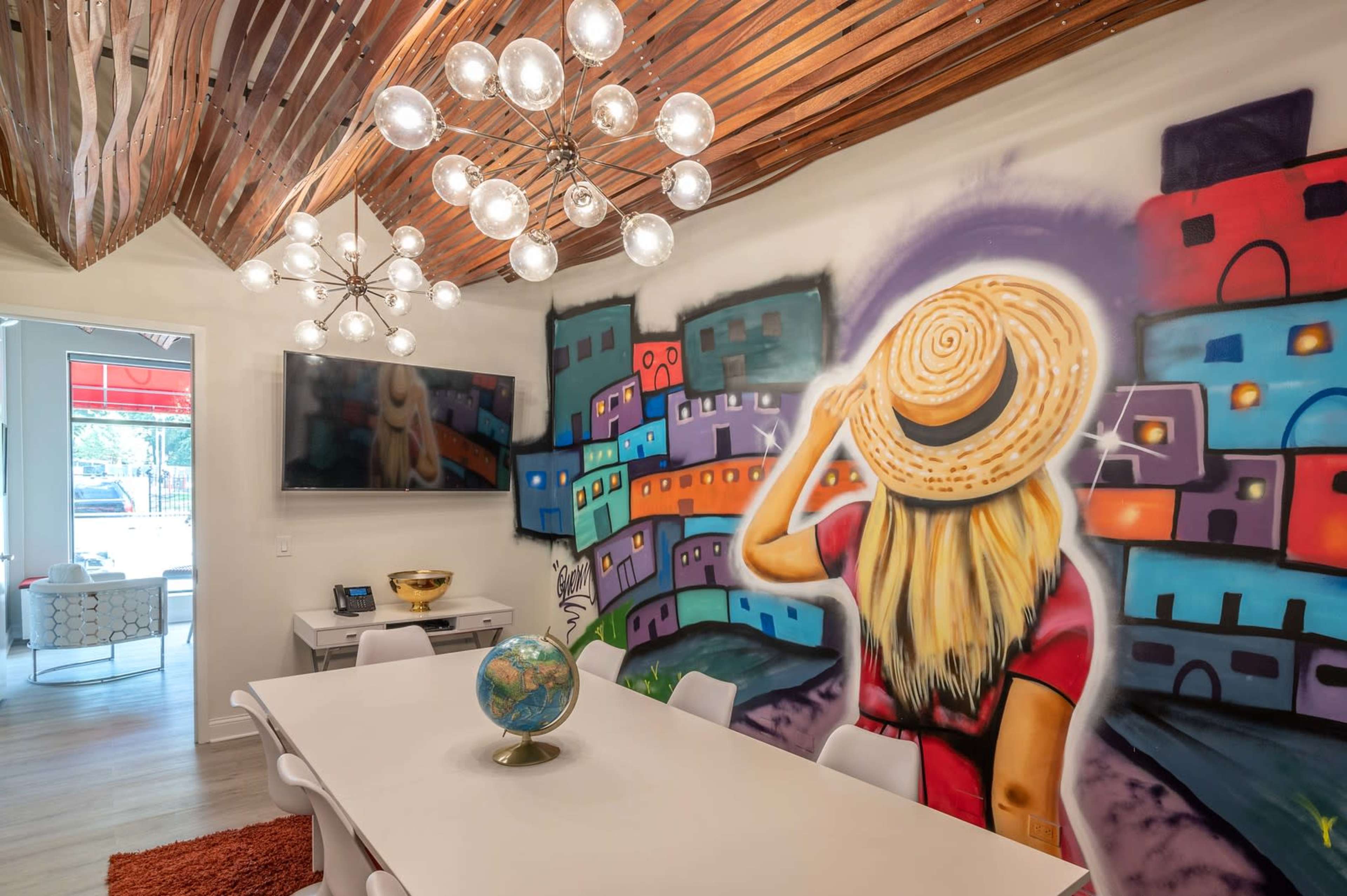 Dynamic Meeting Space with Artistic Vibe and Modern Touches Image in Lincoln Park, Chicago, IL