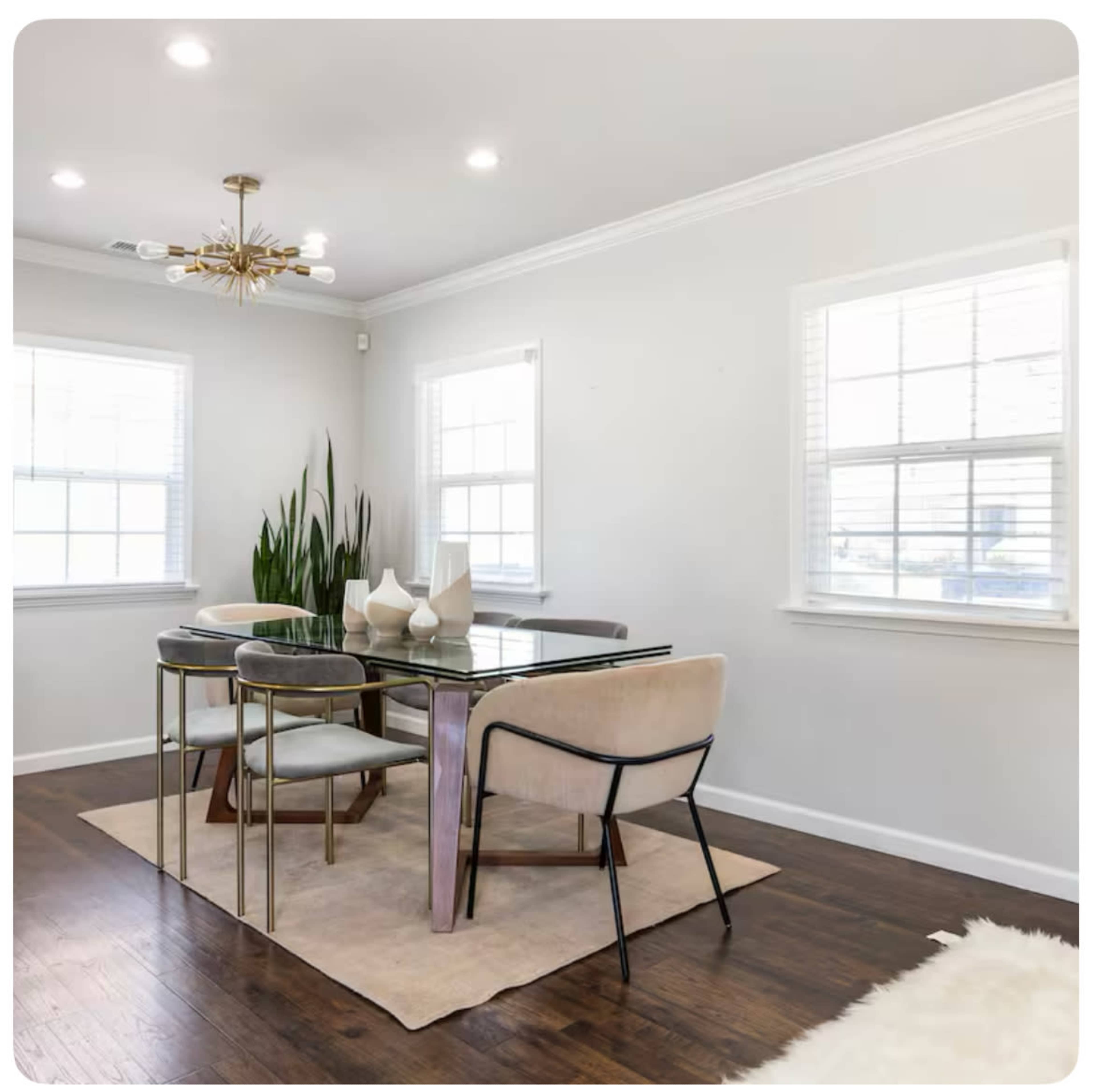 Midcentury Modern South LA Home (Full Gym, Chef’s Kitchen, Big Backyard) Image in South Los Angeles, Los Angeles, CA