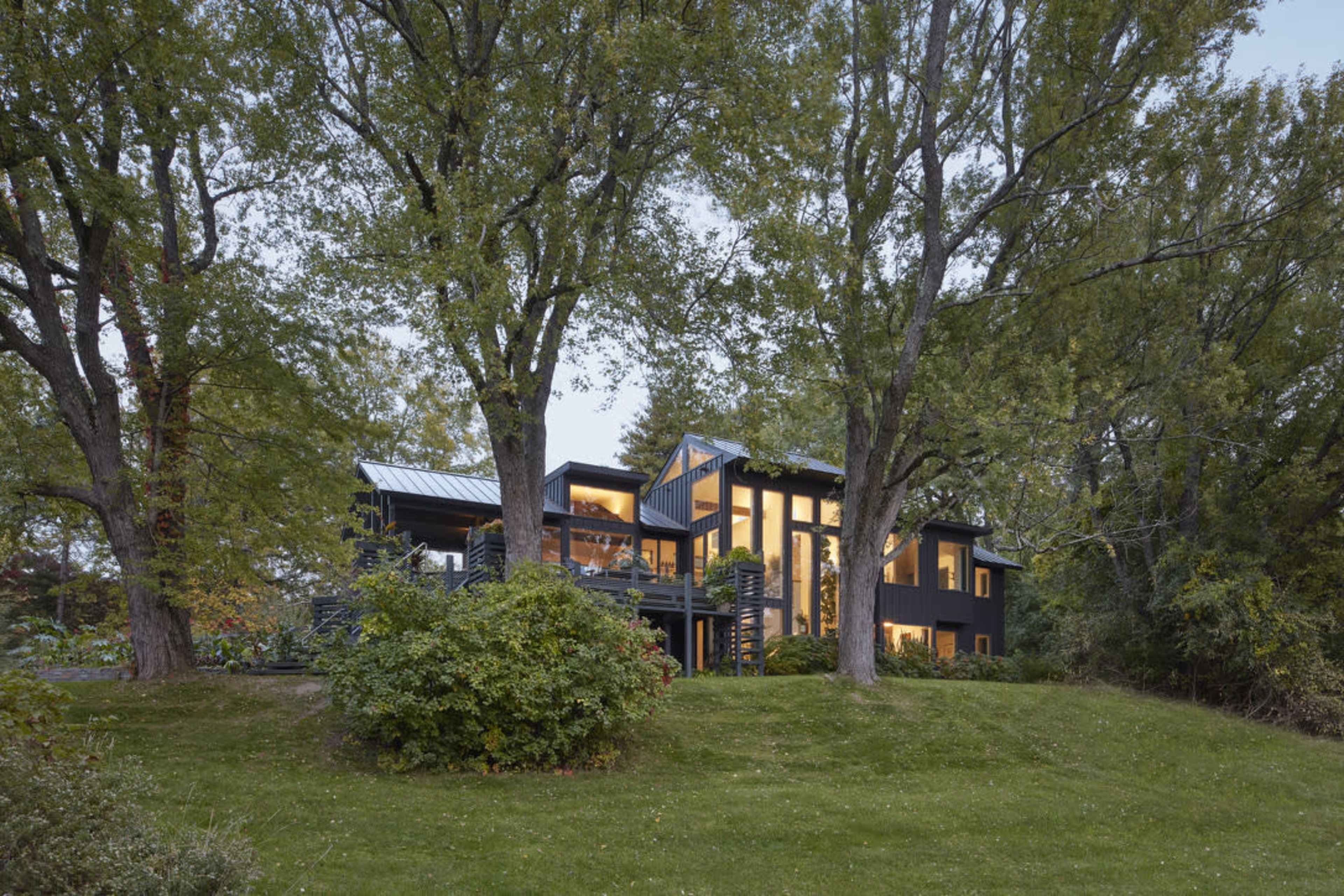 Hudson Valley Estate: 18-Acre Contemporary Home on Historic Orchard with River Access and Mountain Views Image in Germantown, Germantown, NY