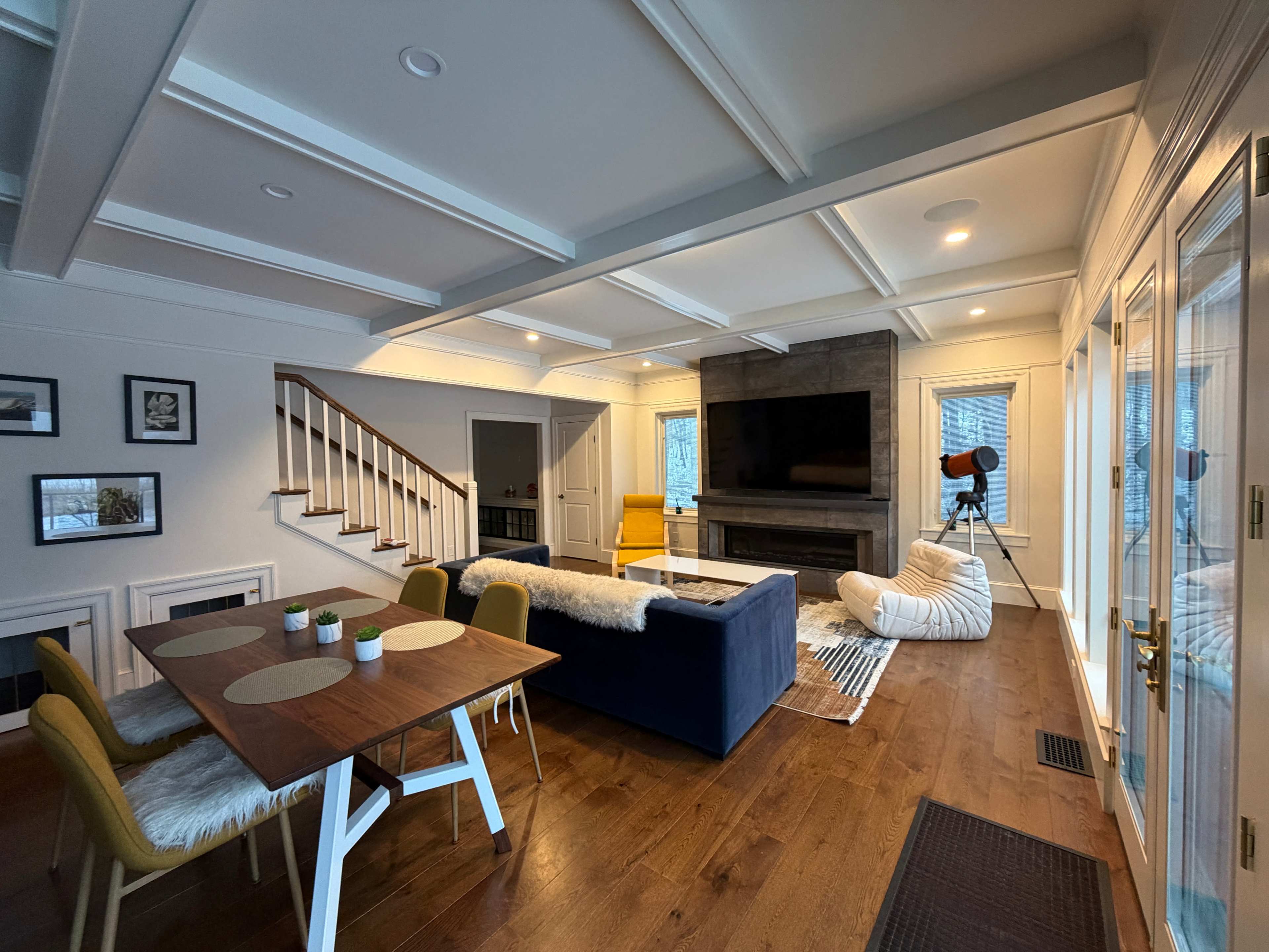 Light-filled, modern Apartment with Farm Vista Image in Framingham, Framingham, MA