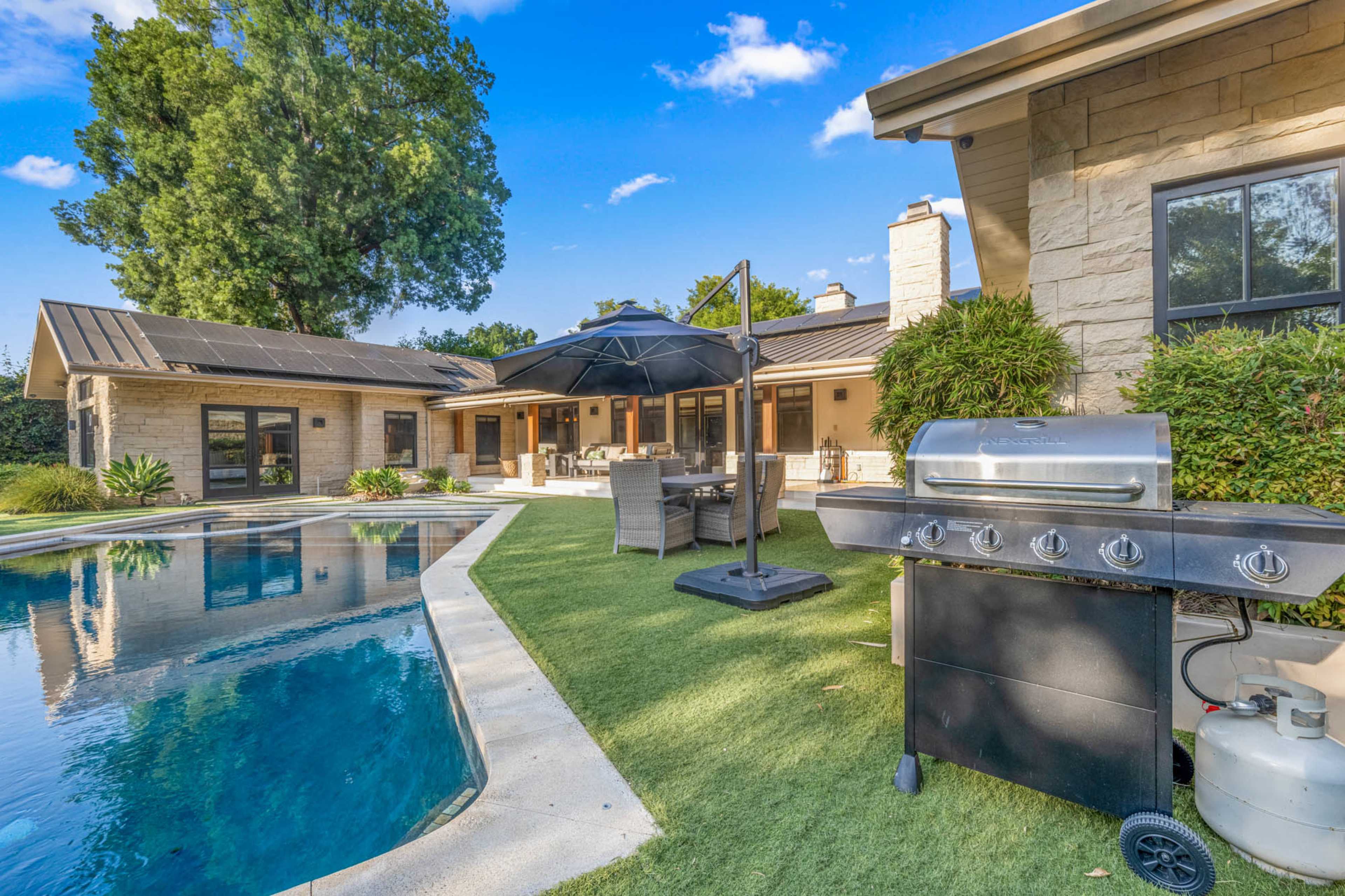 Spacious Gated Estate Perfect for Film and Production Projects Image in Northridge, Northridge, CA