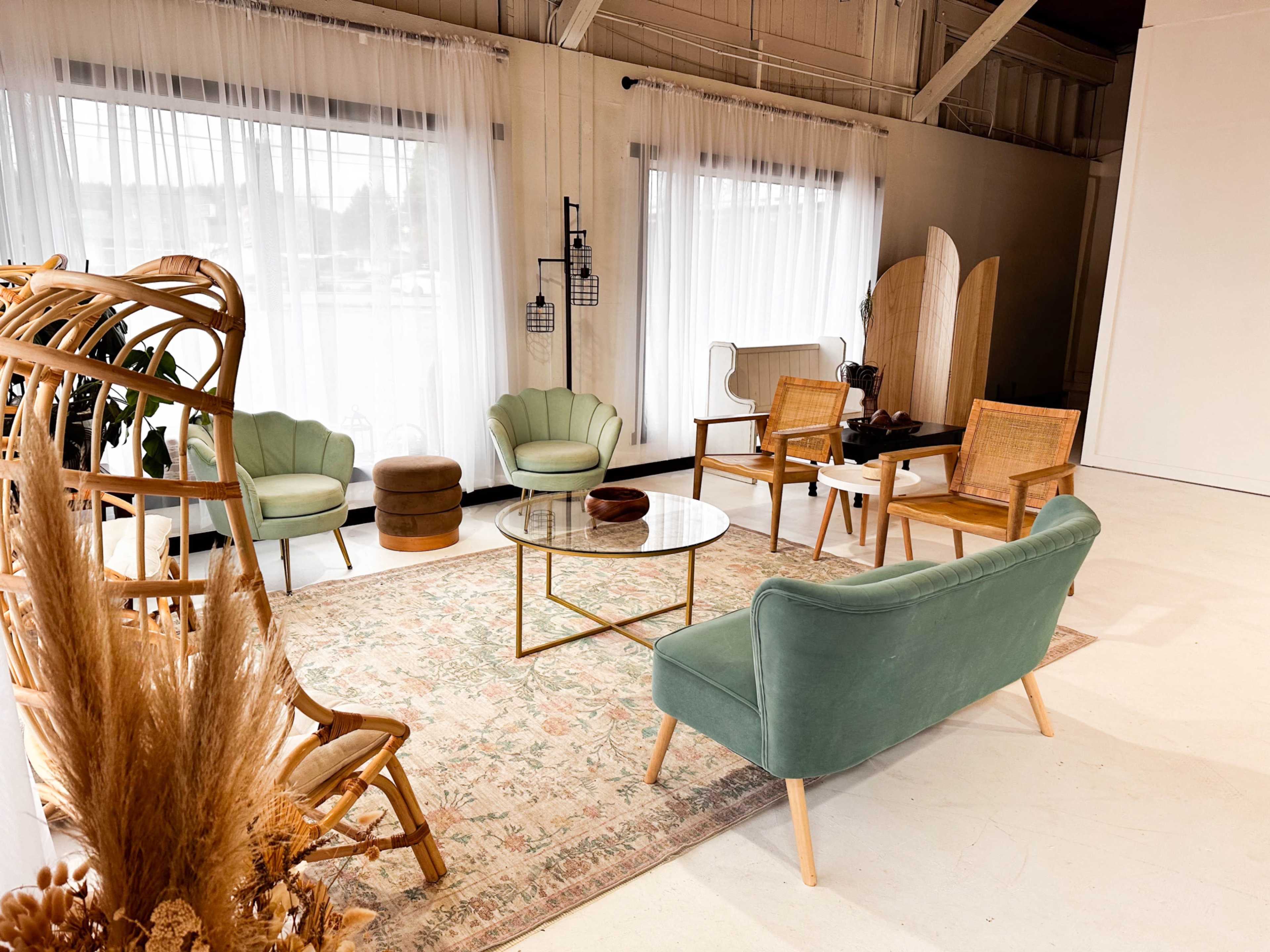 PRIVATE STUDIO WITH LOTS OF NATURAL LIGHT Image in Corvallis, Corvallis, OR