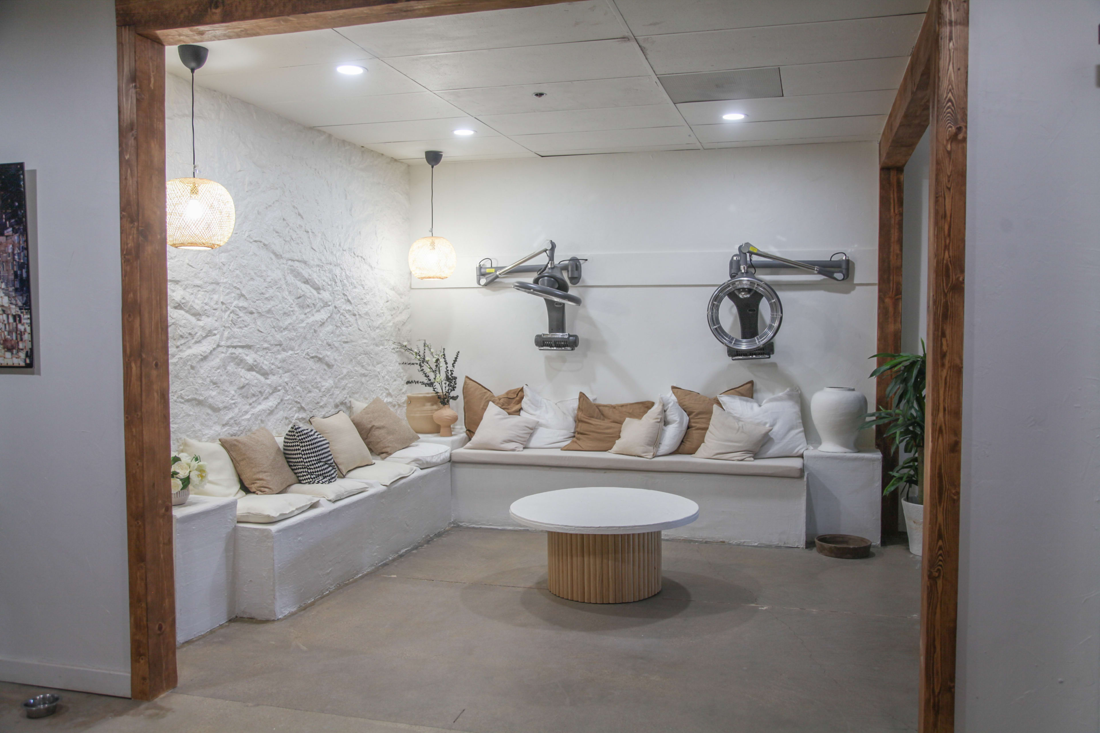 Chic Urban Hair Salon Image in Dallas, Dallas, TX