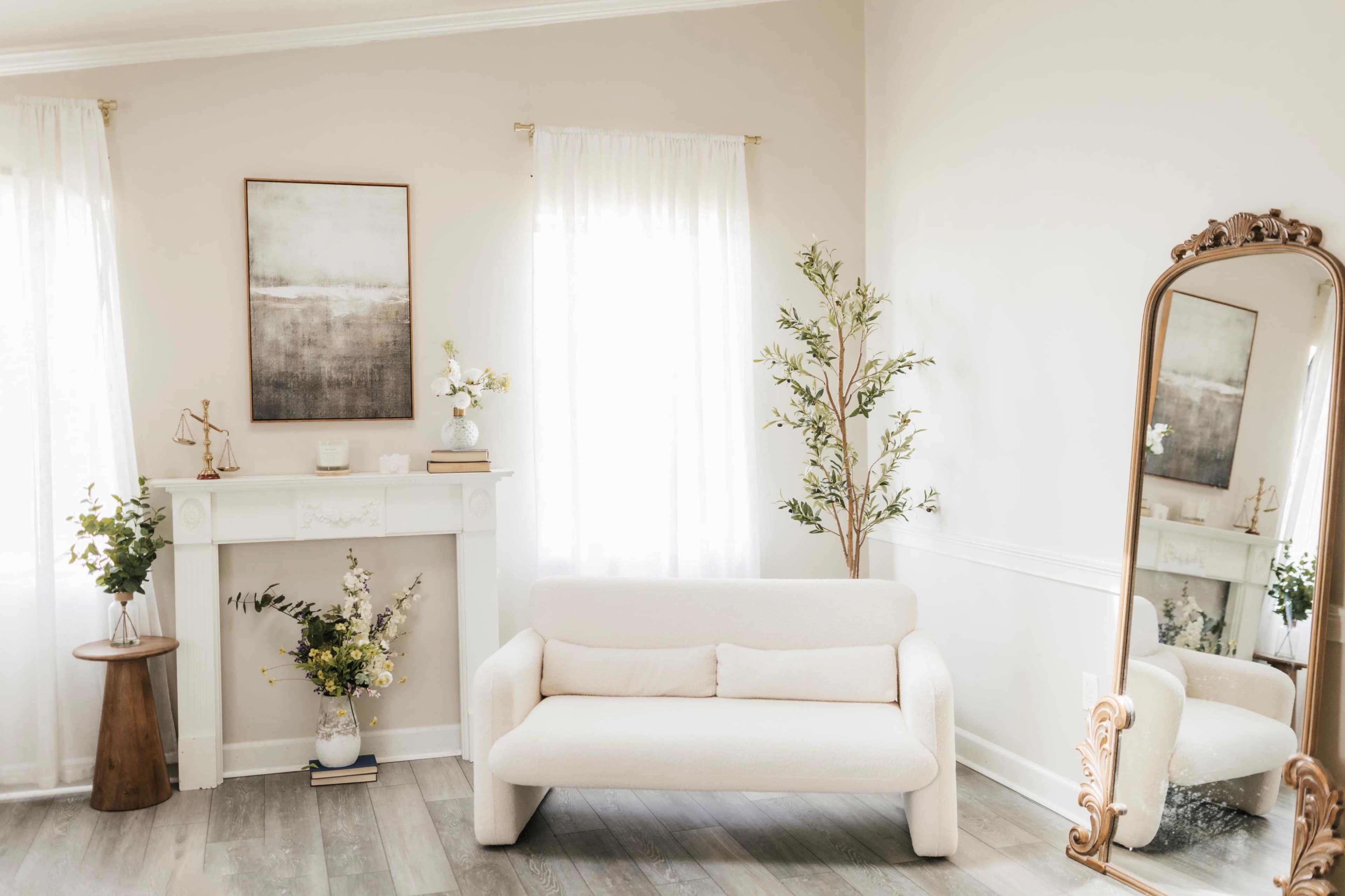 Light and airy photo studio Image in Lebanon, Lebanon, TN