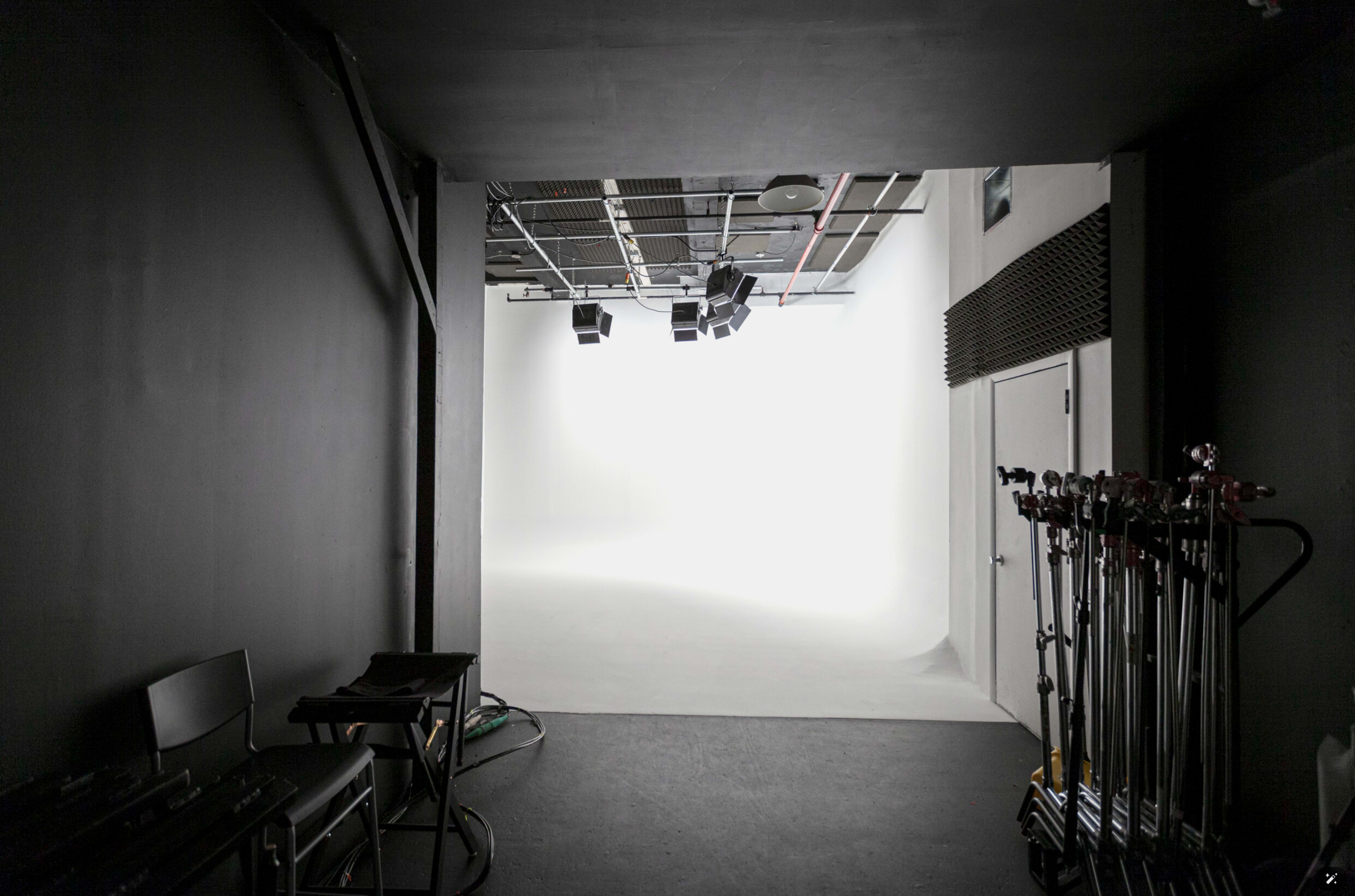 Midtown - White Cyc Stage Image in Midtown Manhattan, New York, NY