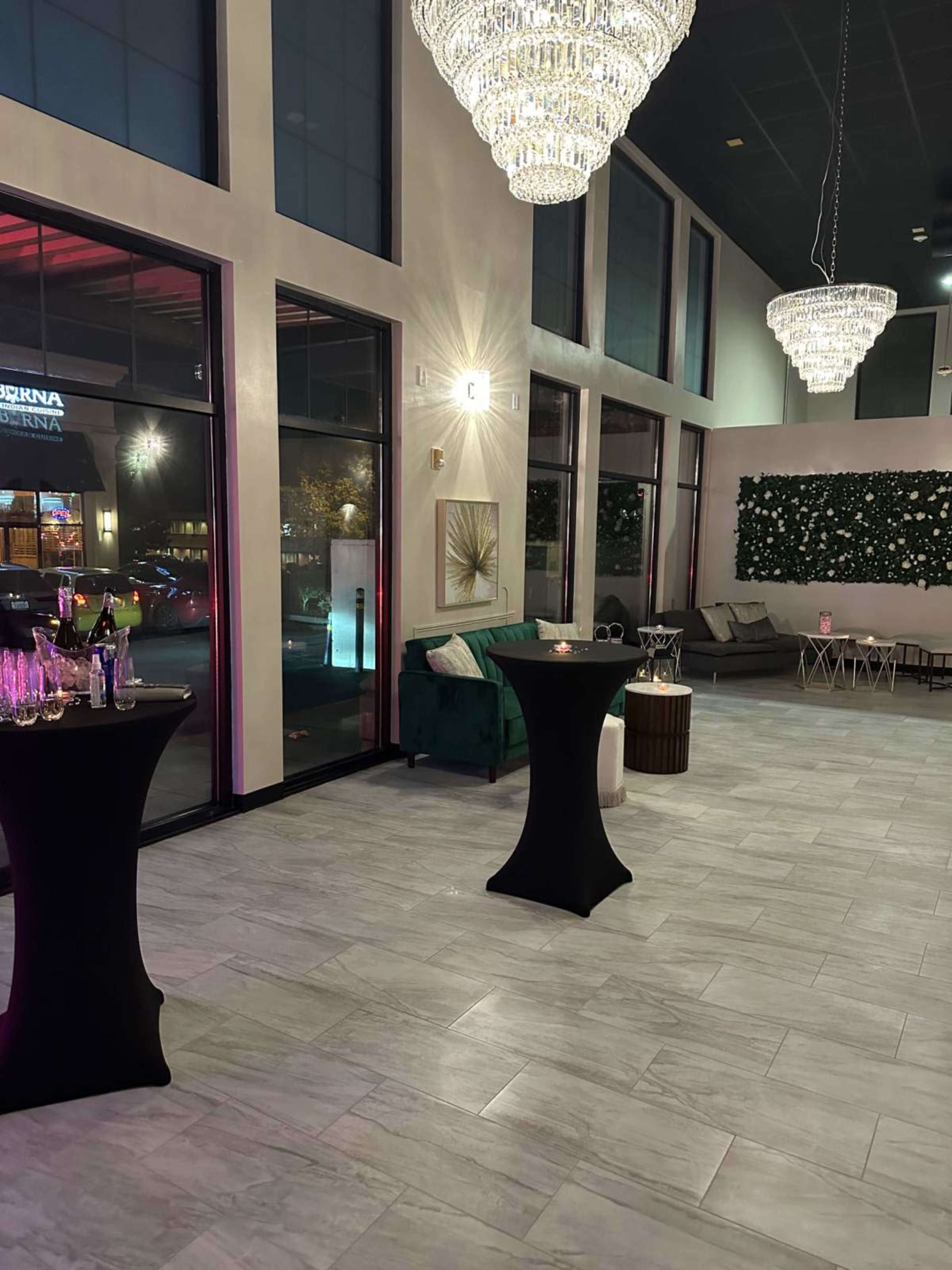 Upscale Headquarters Lounge Space Image in Bothell, Bothell, WA