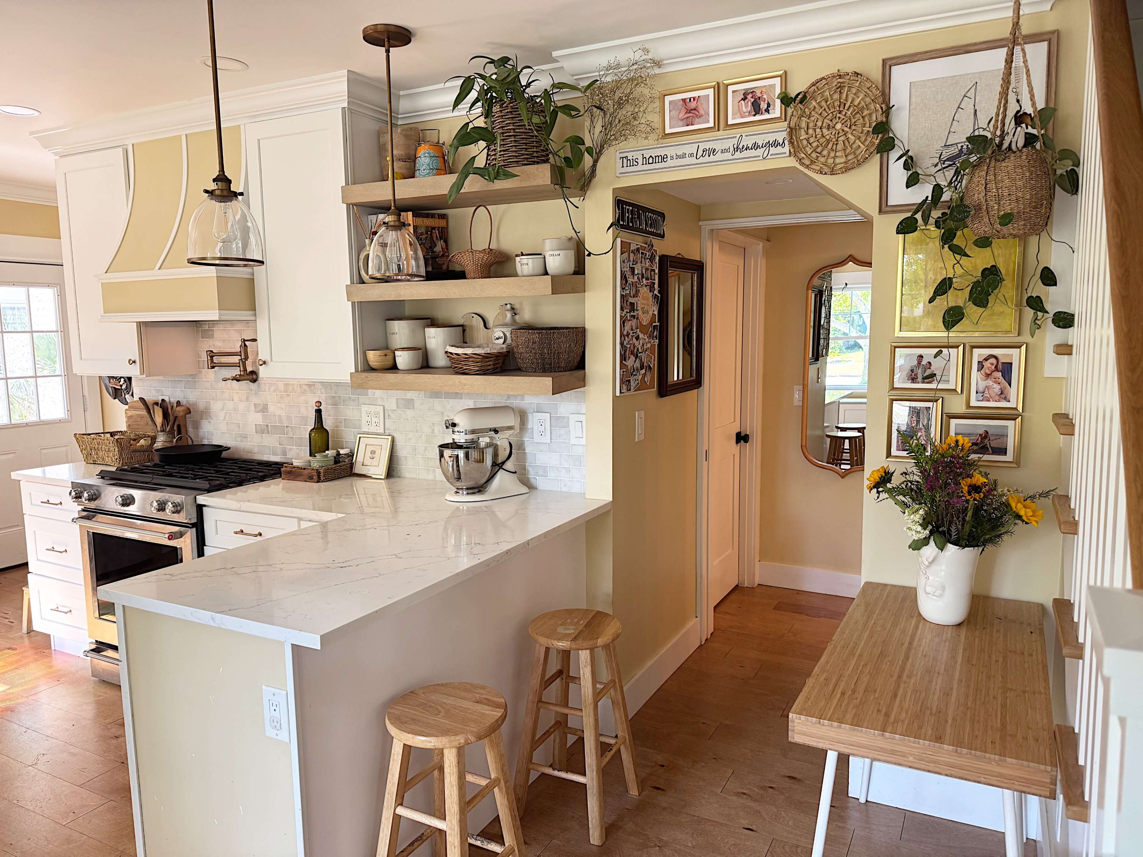 Charming and Artistic Cottage in the Heart of Clearwater Image in Glenwood, Clearwater, FL