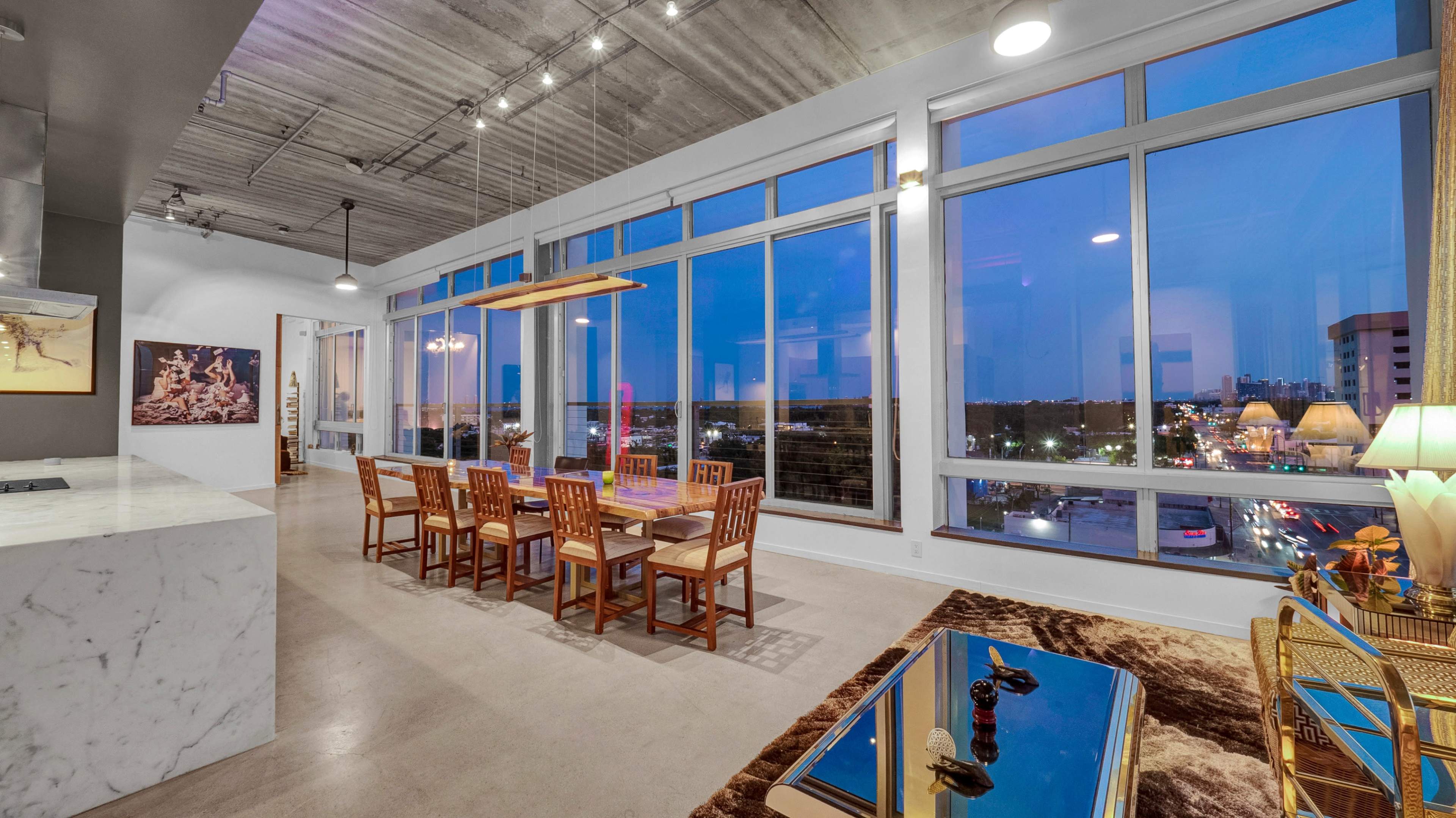 GORGEOUS + SPACIOUS RETRO LOFT Image in Upper East Side, Miami, FL