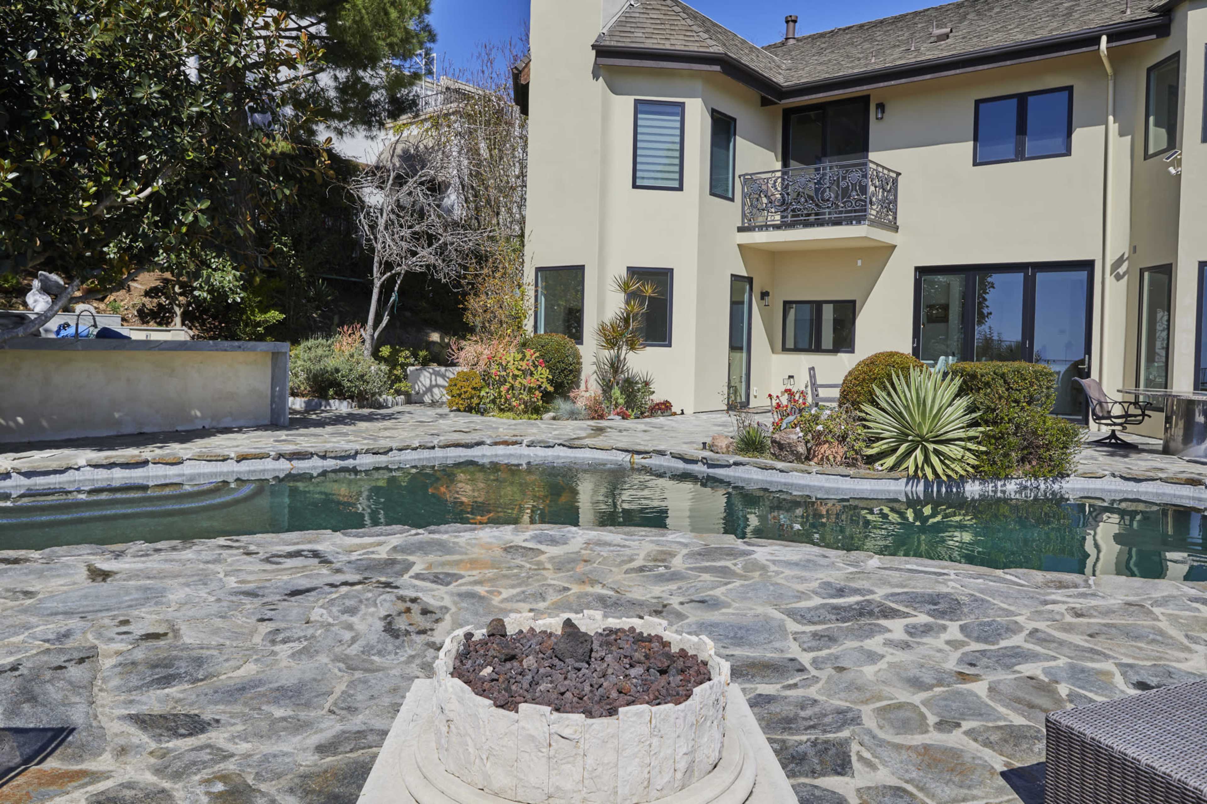Beautiful House Image in Beverly Crest, Los Angeles, CA